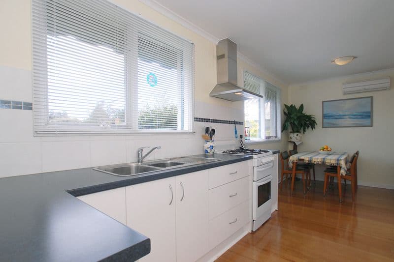 6 Benelong Crescent, SEAFORD VIC 3198, Seaford - Thumbnail 3