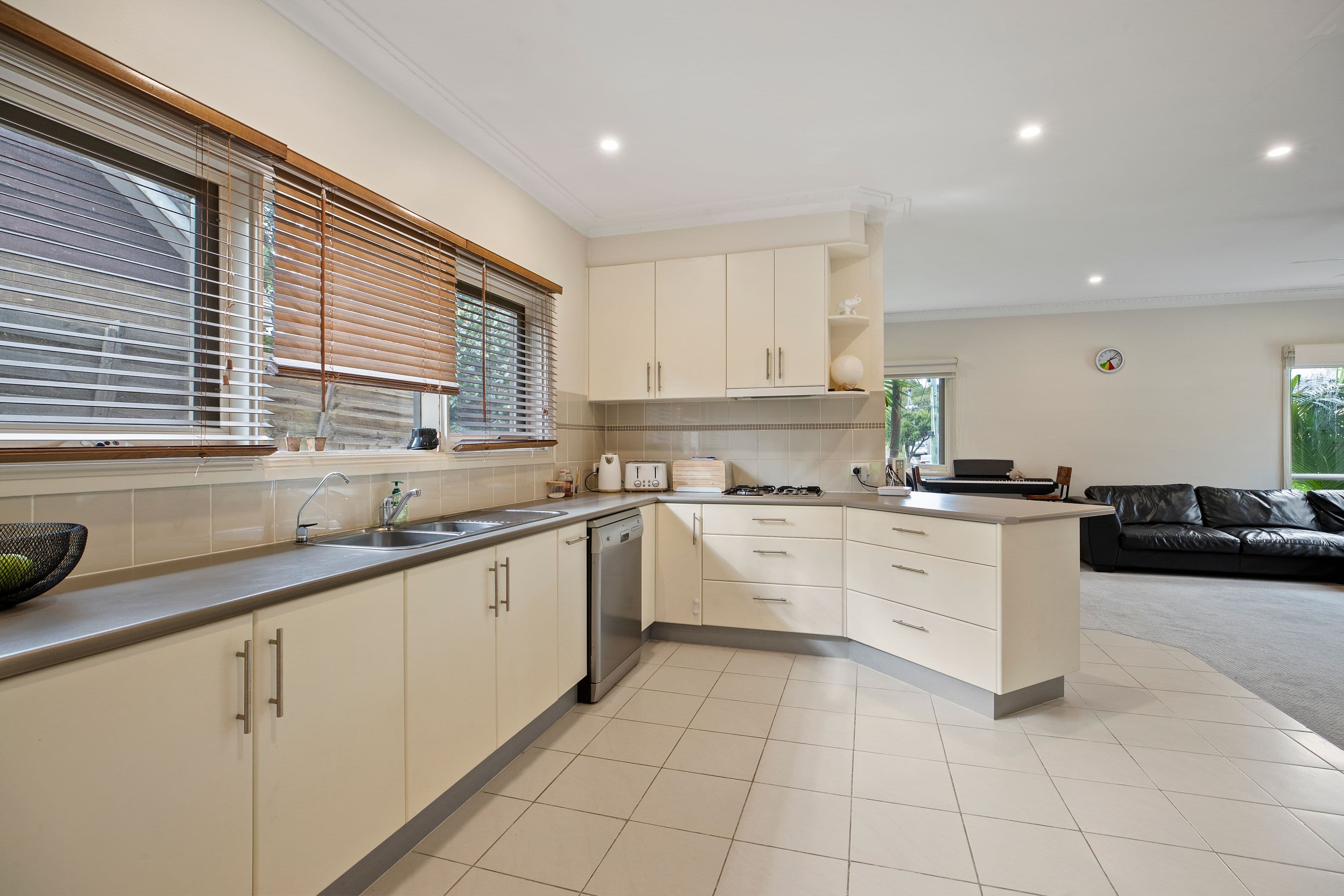 13 Zeising Court, Boronia VIC 3155, Boronia - Thumbnail 2