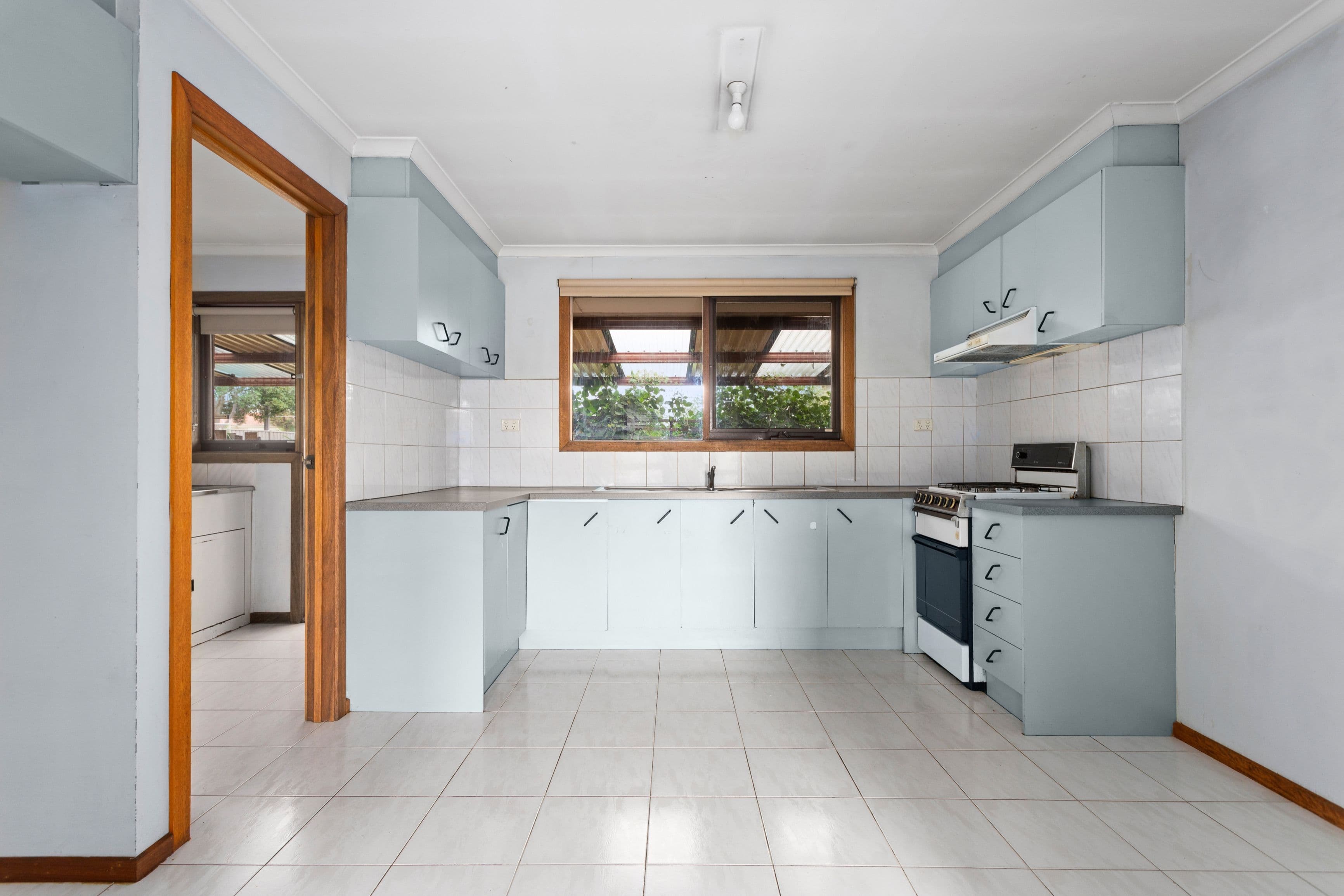 72 Yarra Avenue, Reservoir VIC 3073, Reservoir - Thumbnail 2