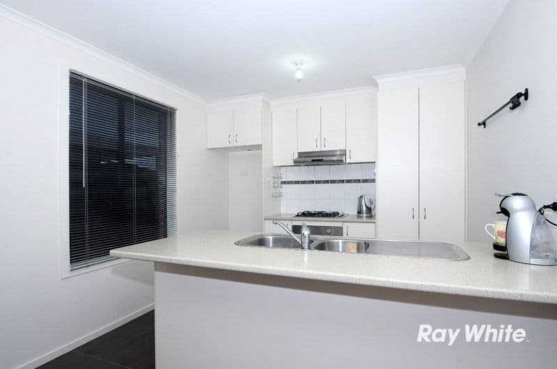 71 Calais Circuit, CRANBOURNE WEST VIC 3977, Cranbourne West - Thumbnail 3