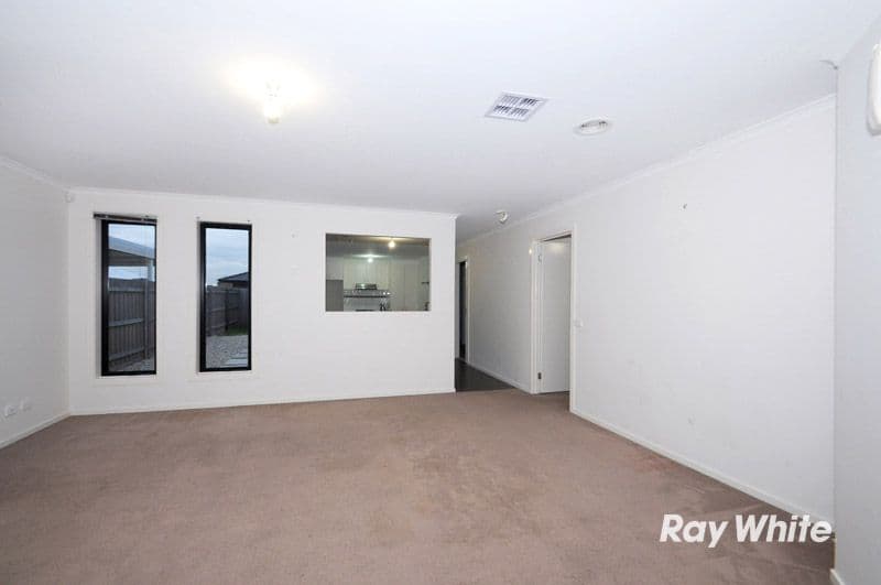 71 Calais Circuit, CRANBOURNE WEST VIC 3977, Cranbourne West - Thumbnail 5