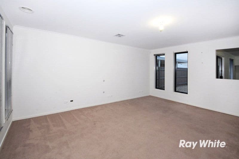 71 Calais Circuit, CRANBOURNE WEST VIC 3977, Cranbourne West - Thumbnail 6