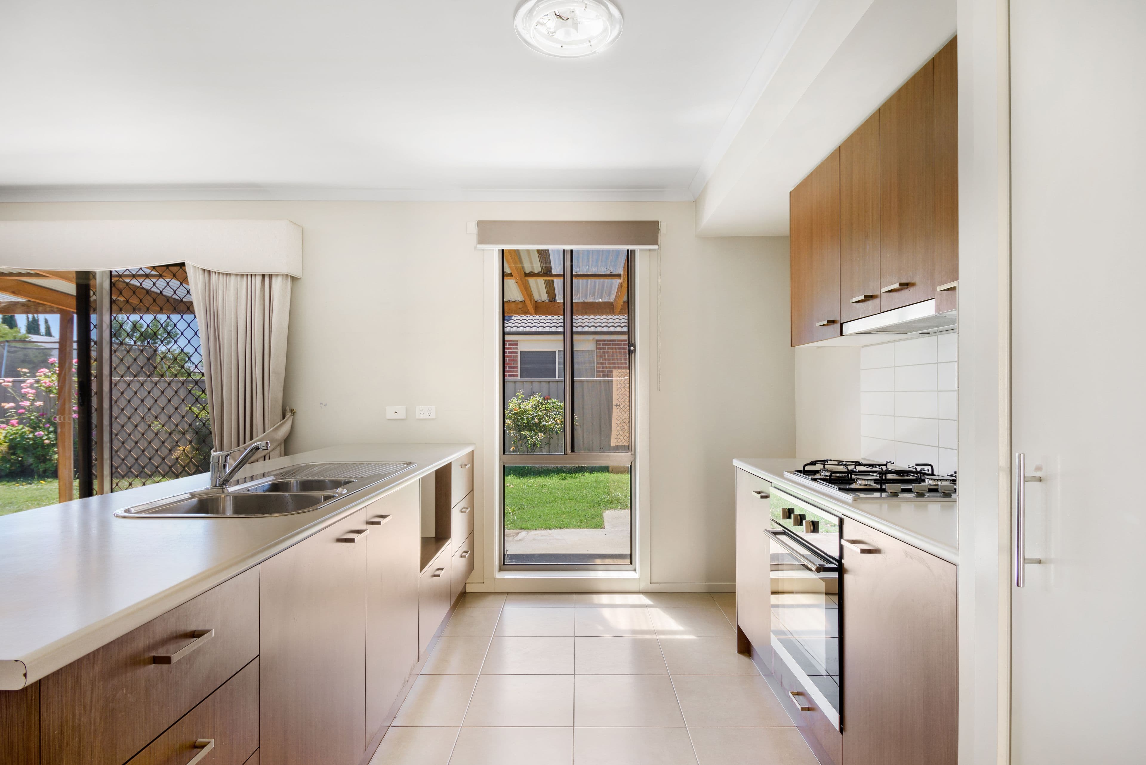 10 Deakin Drive, Delacombe VIC 3356, Delacombe - Thumbnail 2