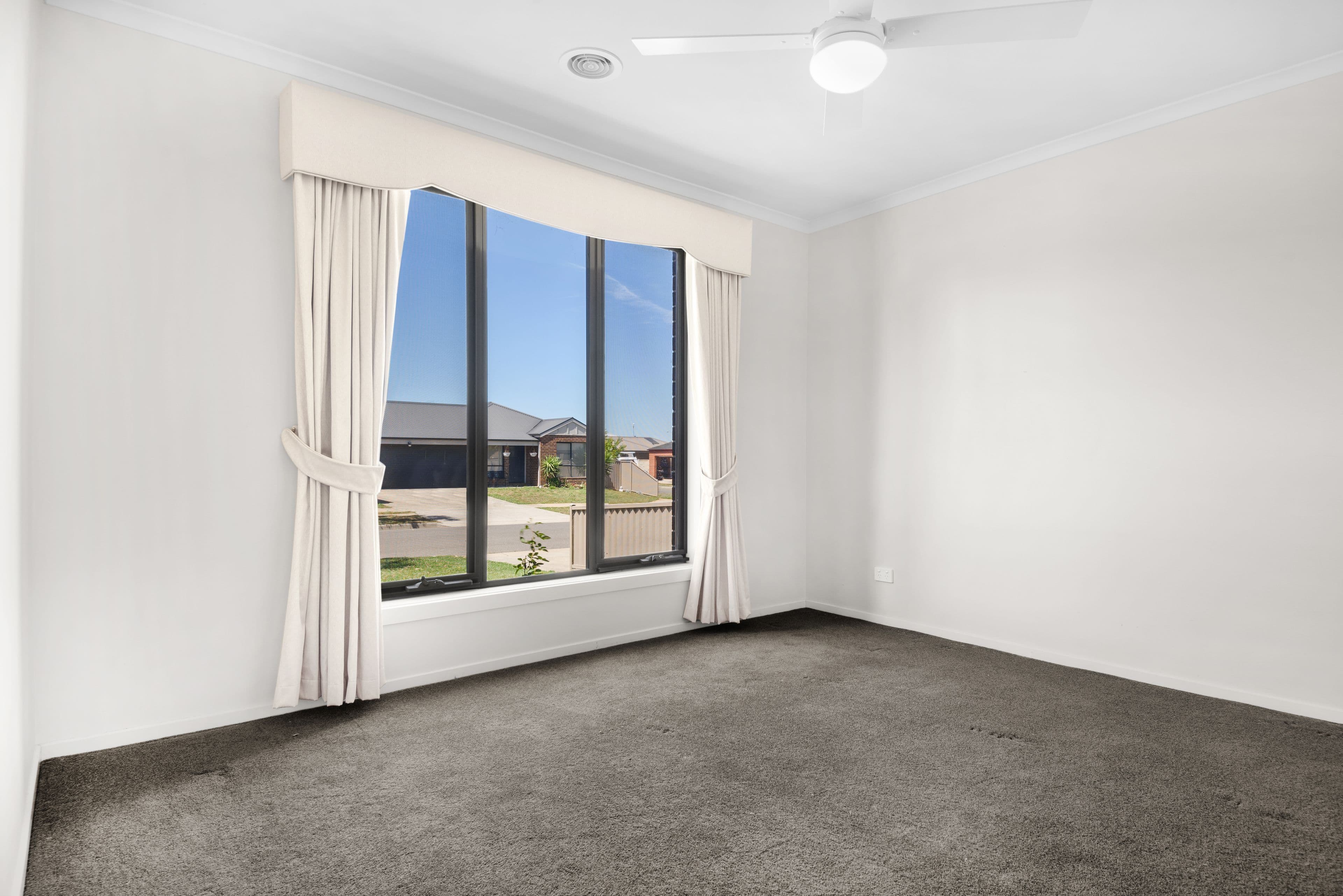 10 Deakin Drive, Delacombe VIC 3356, Delacombe - Thumbnail 5