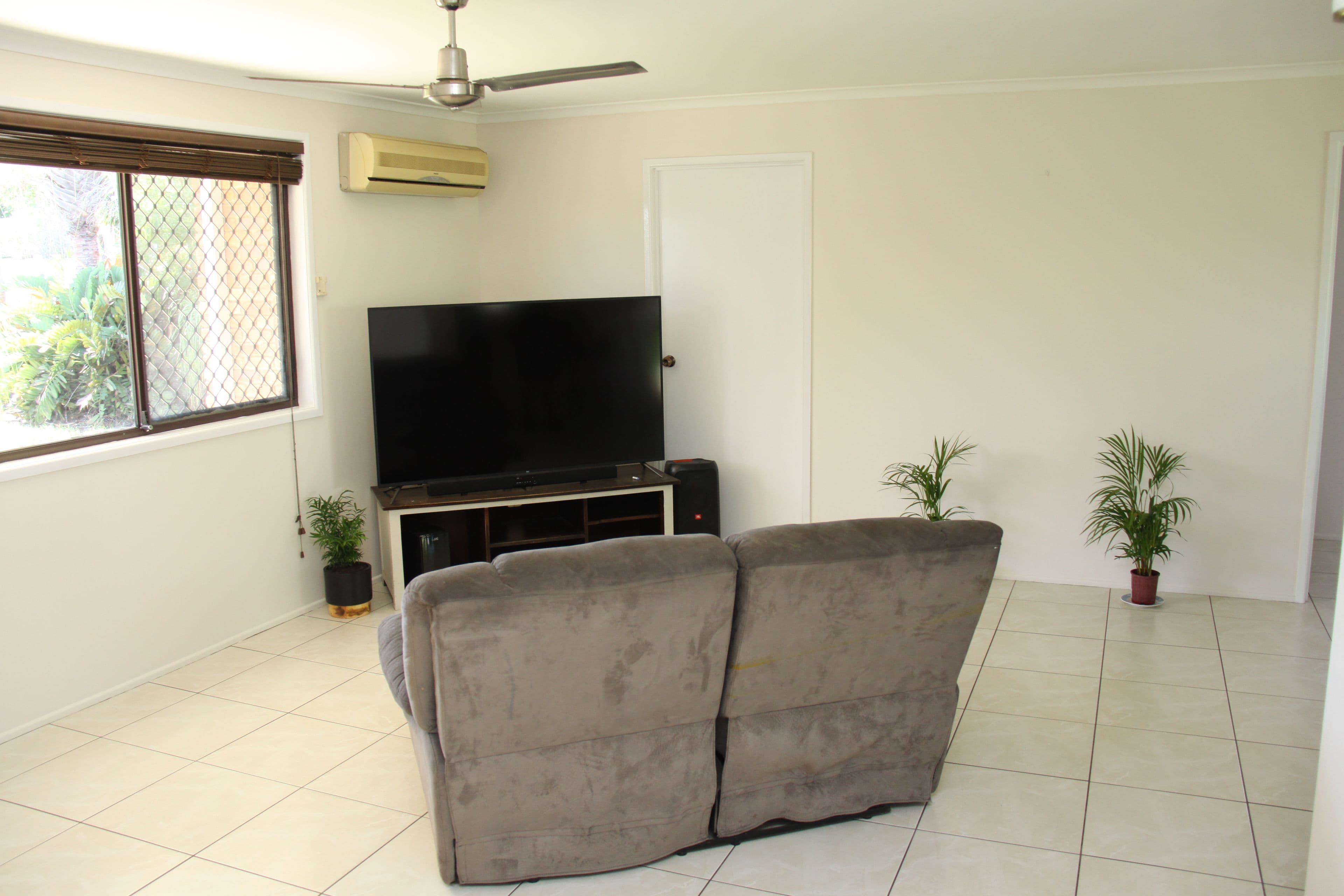 54 Hampton Drive, Tannum Sands QLD 4680, Tannum Sands - Thumbnail 3
