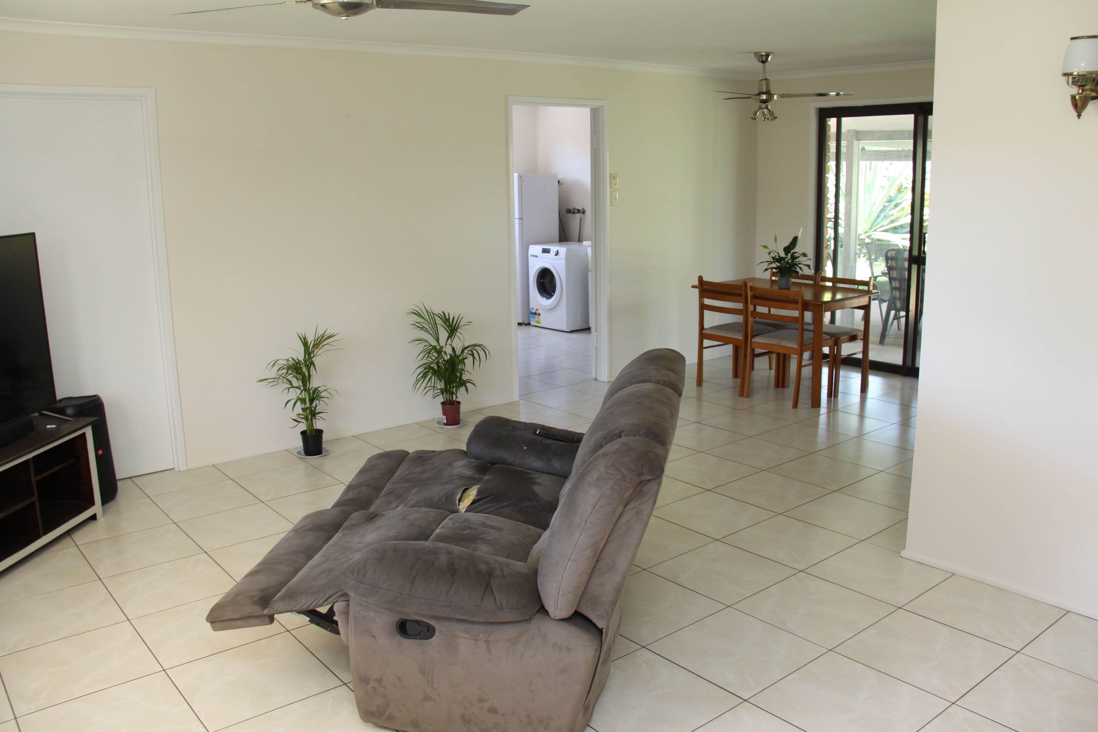 54 Hampton Drive, Tannum Sands QLD 4680, Tannum Sands - Thumbnail 4