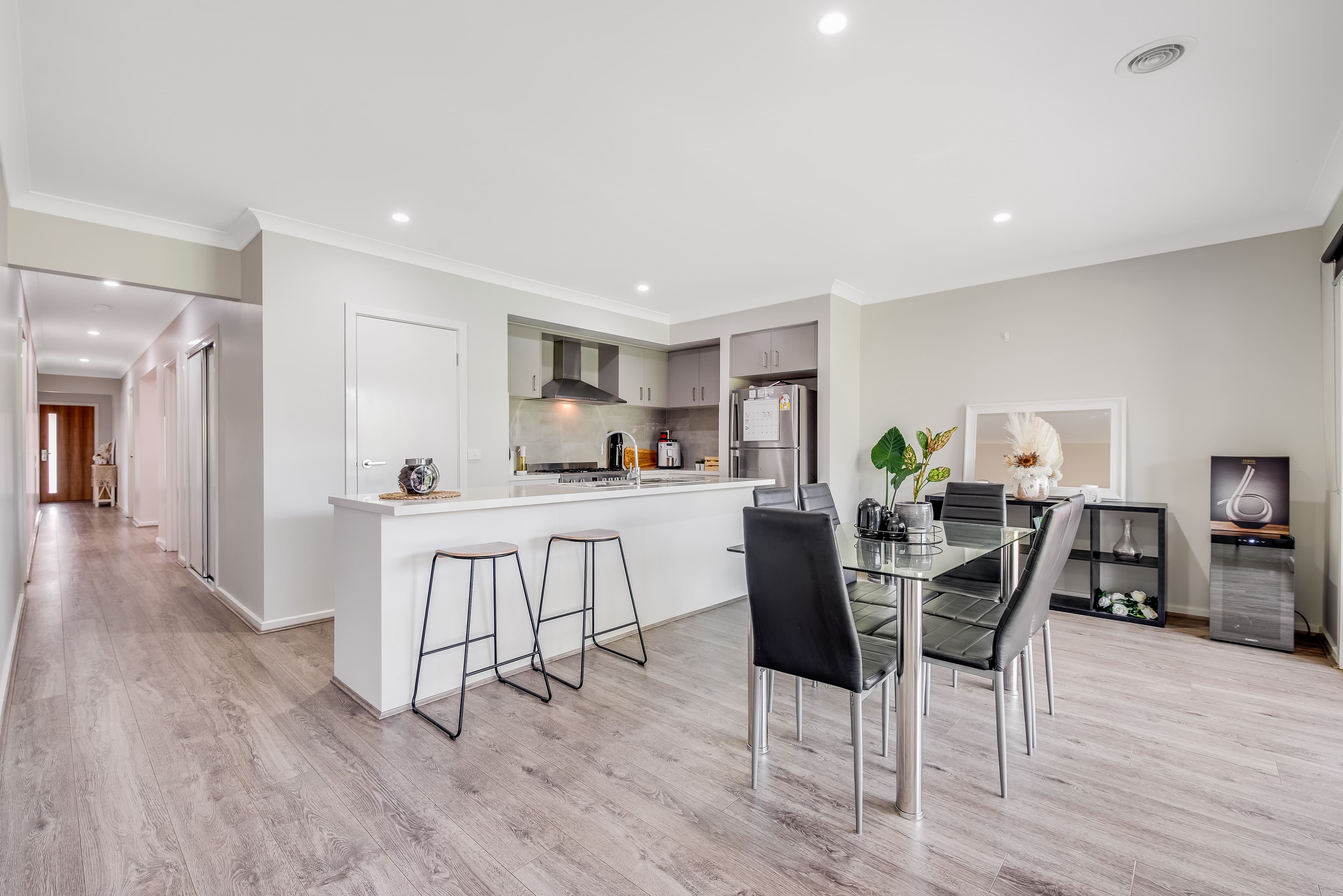 13 Peckham Avenue, Wollert VIC 3750, Wollert - Thumbnail 2