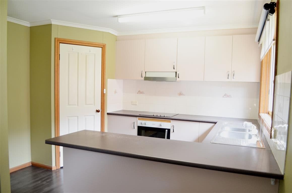 43 Booral Avenue, Tumut - Thumbnail 2