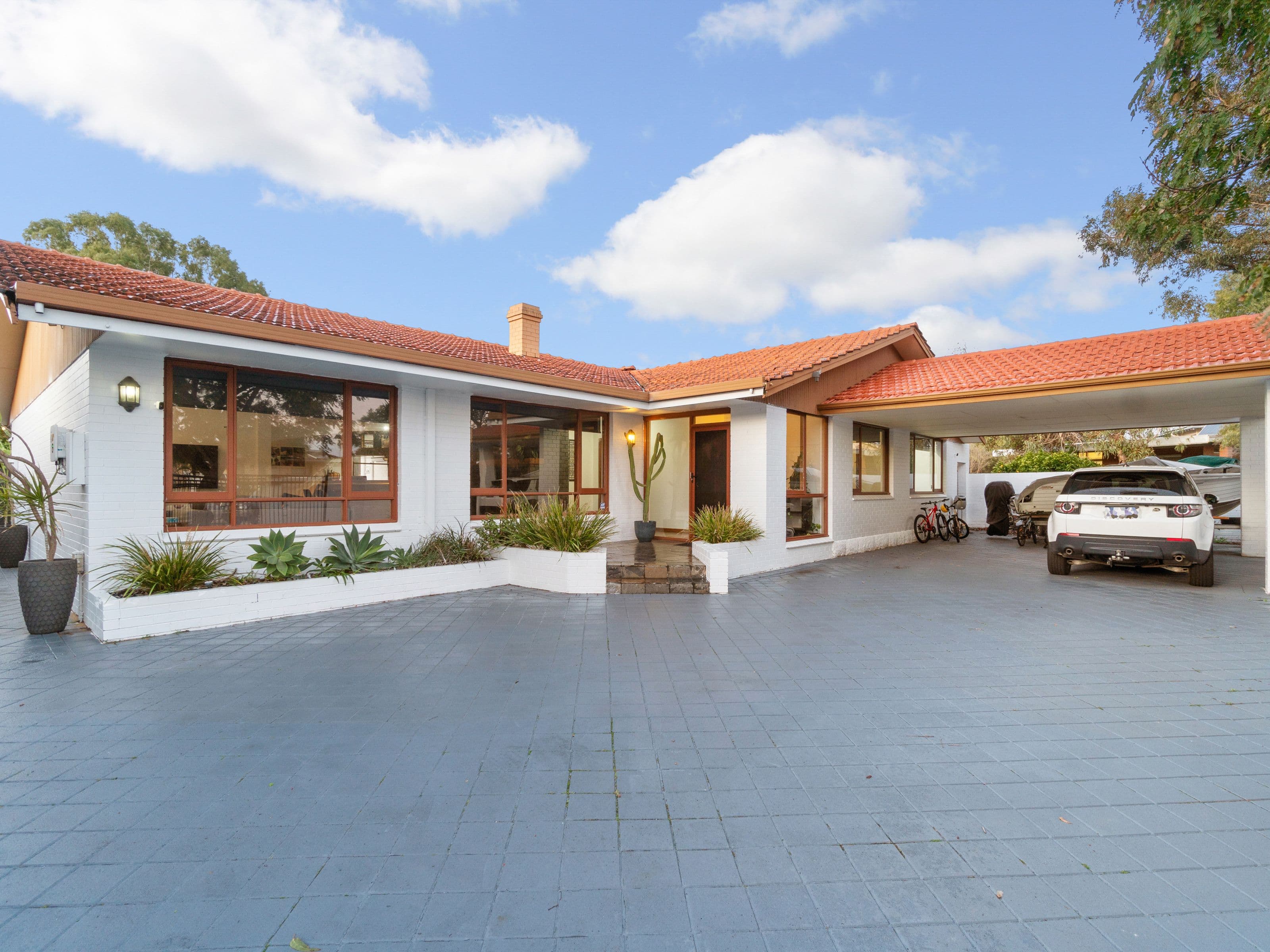 18 Unwin Crescent, Salter Point WA 6152, Salter Point - Thumbnail 3