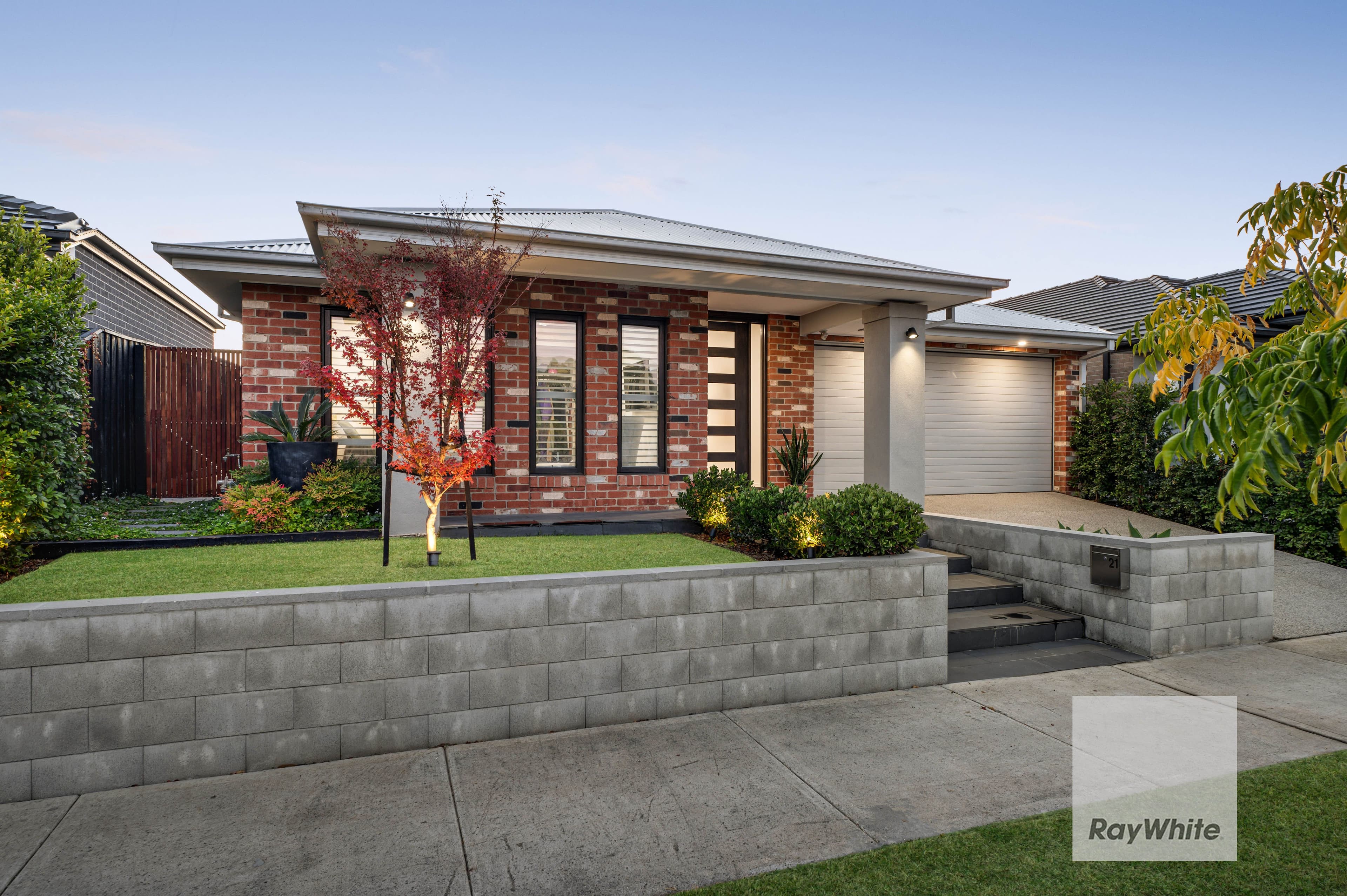21 Wenlyan Drive, Greenvale VIC 3059, Greenvale - Thumbnail 2
