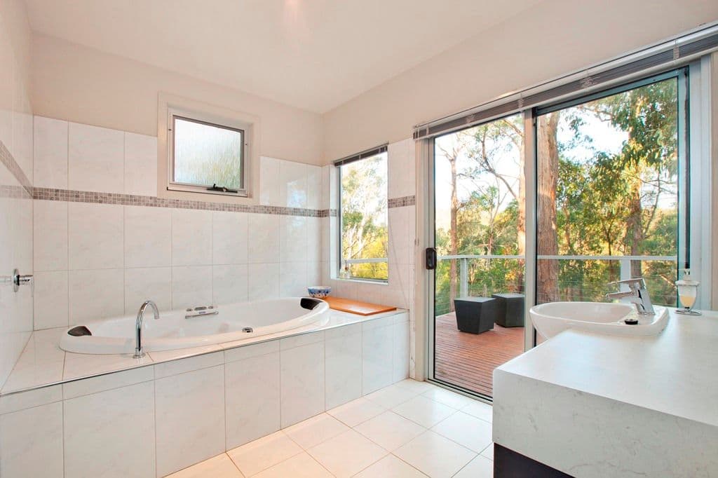 107 Moss Avenue, MOUNT HELEN VIC 3350, Mount Helen - Thumbnail 5