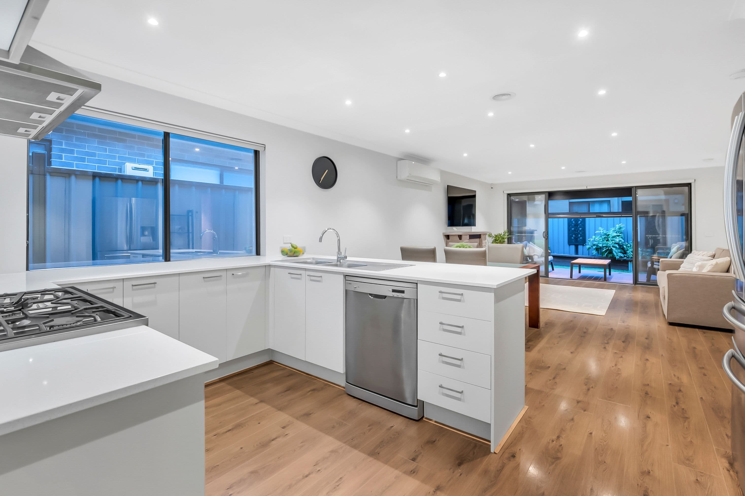 52 Peppertree Parade, Craigieburn VIC 3064, Craigieburn - Thumbnail 4