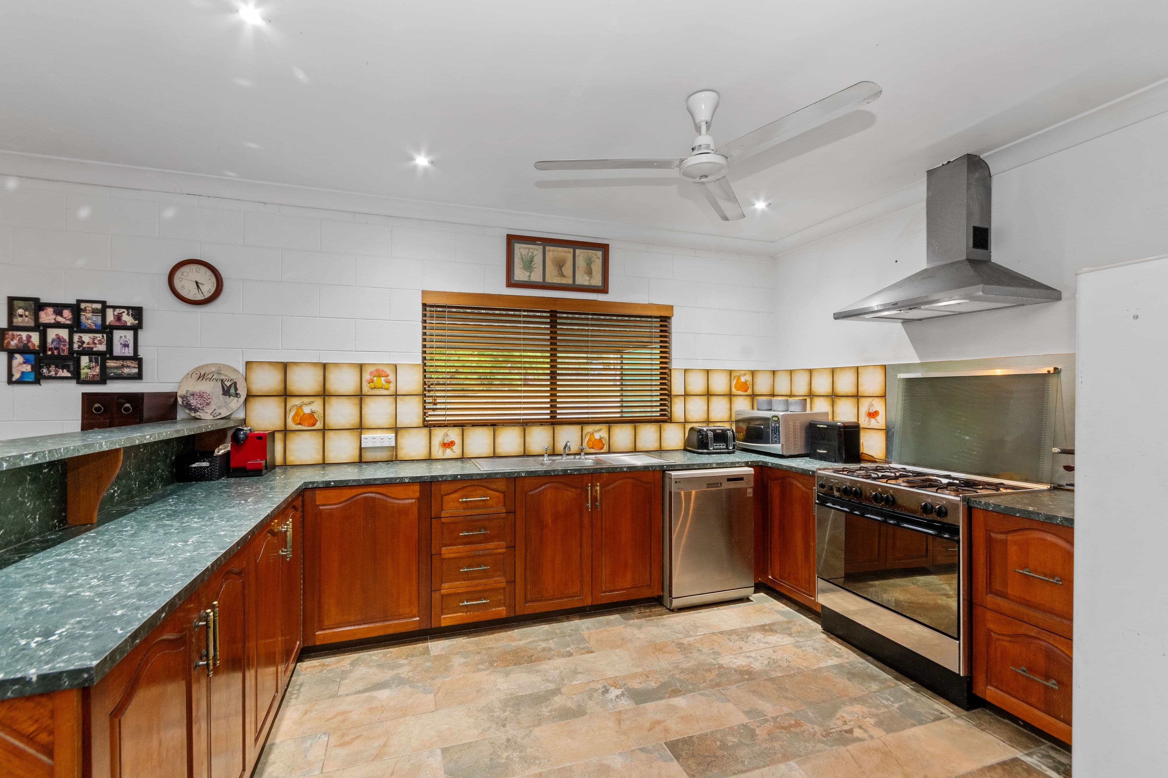 60 Mt Elliot Drive, Alligator Creek QLD 4816, Alligator Creek - Thumbnail 6