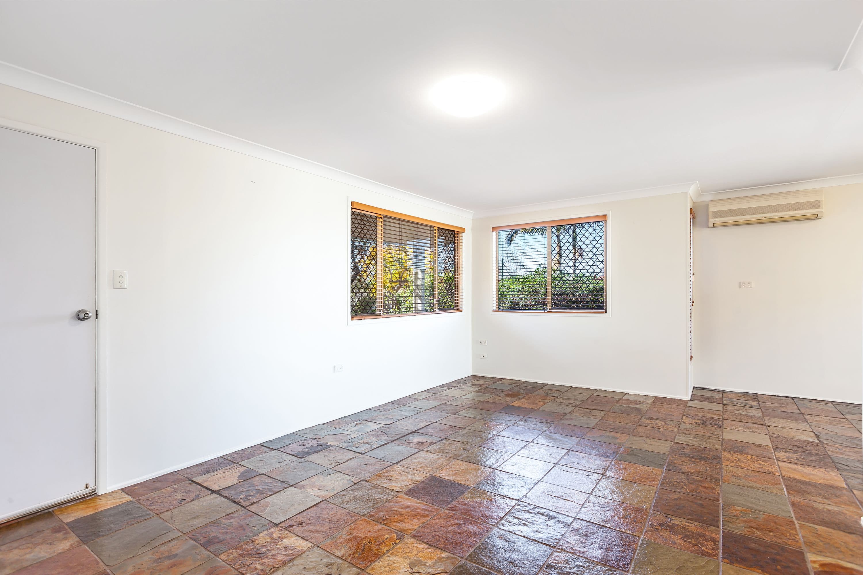 16 Seppelt Street, Wilsonton Heights QLD 4350, Wilsonton Heights - Thumbnail 2