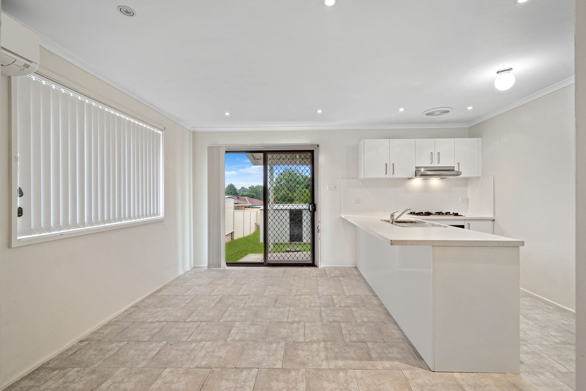 17 Bardolph Avenue, Rosemeadow NSW 2560, Rosemeadow - Thumbnail 4