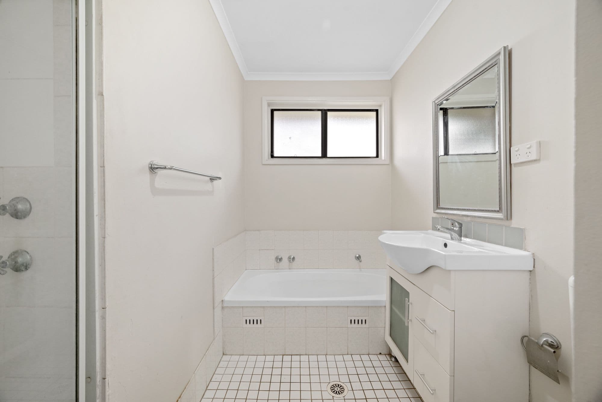 17 Bardolph Avenue, Rosemeadow NSW 2560, Rosemeadow - Thumbnail 8