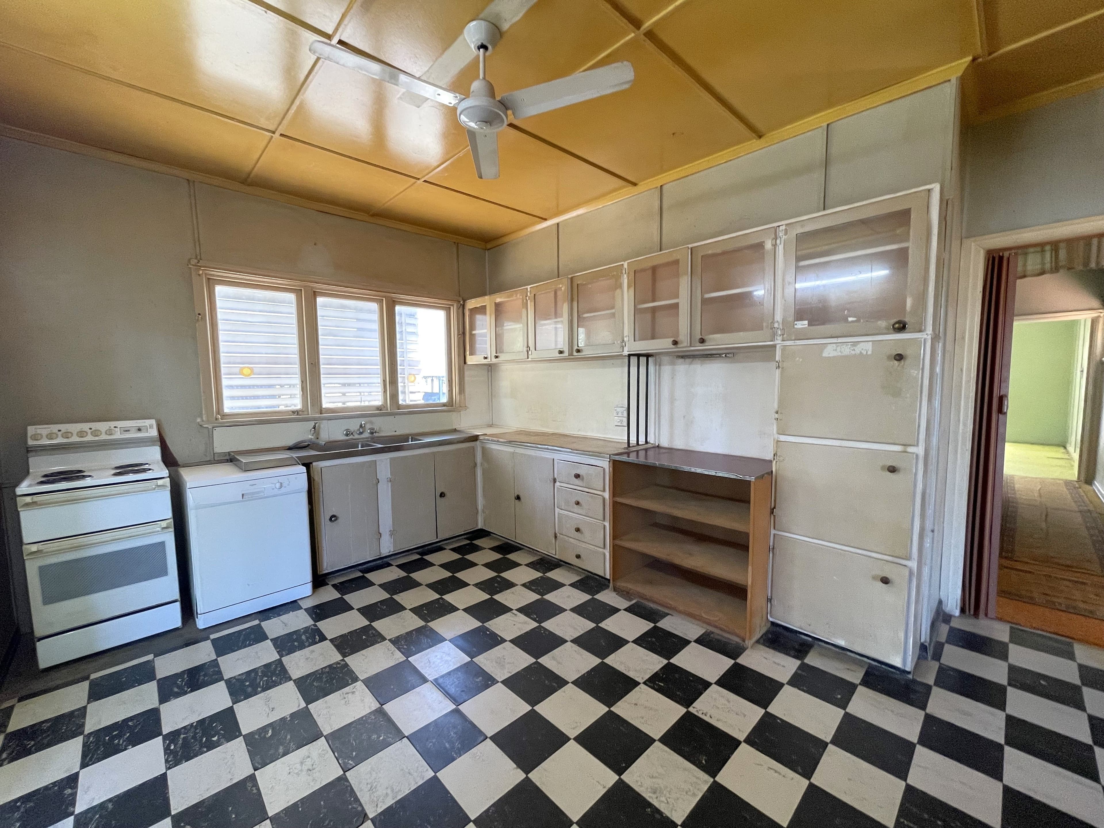 56 Porter Street, Aramac QLD 4726, Aramac - Thumbnail 4