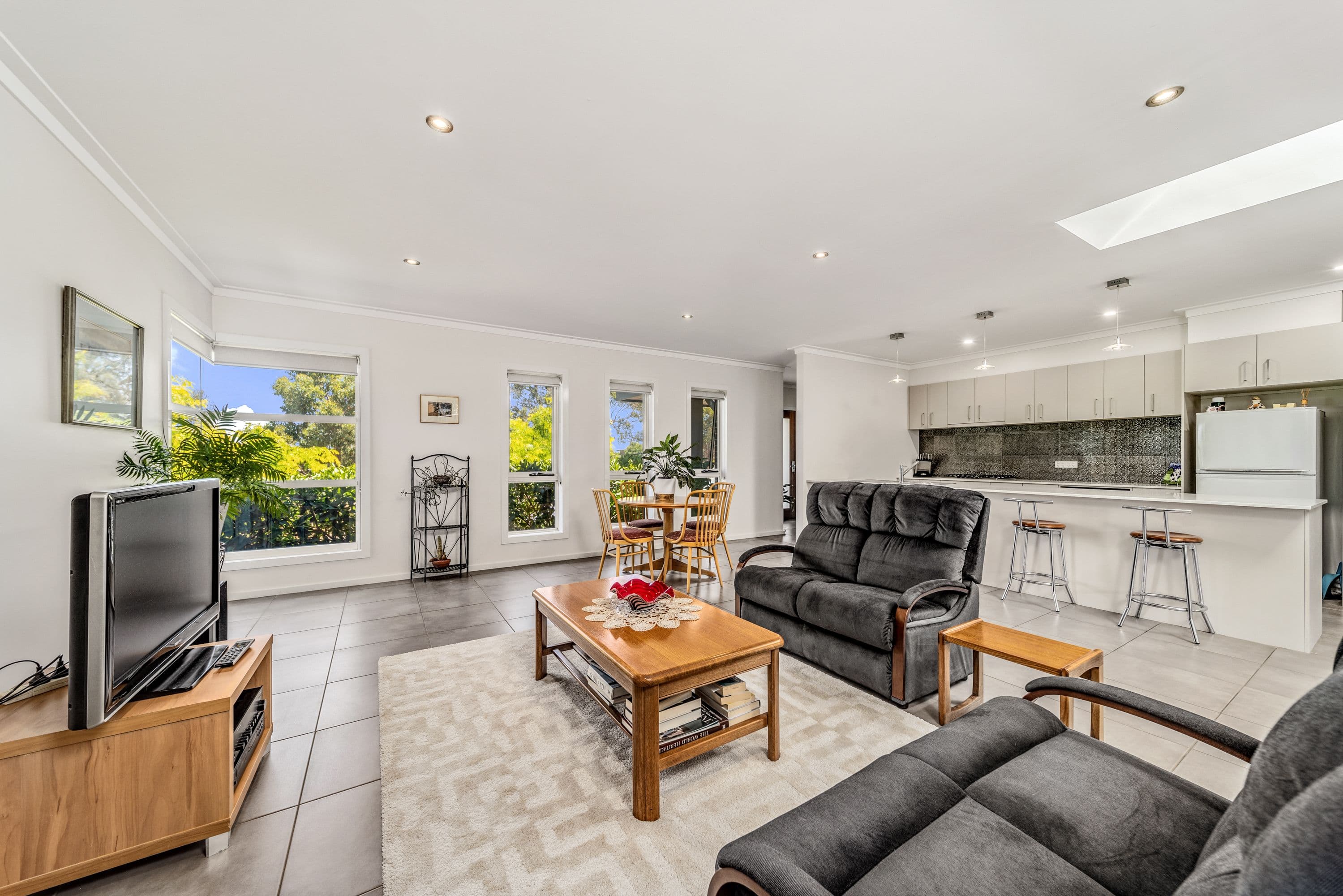 2 Cooley Crescent, Casey ACT 2913, Casey - Thumbnail 3