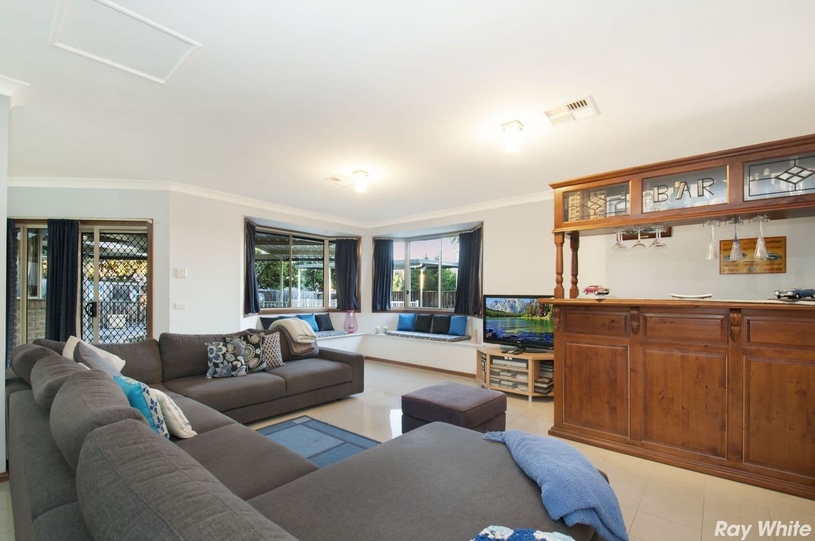 60 Sanctuary Drive, Beaumont Hills - Thumbnail 3