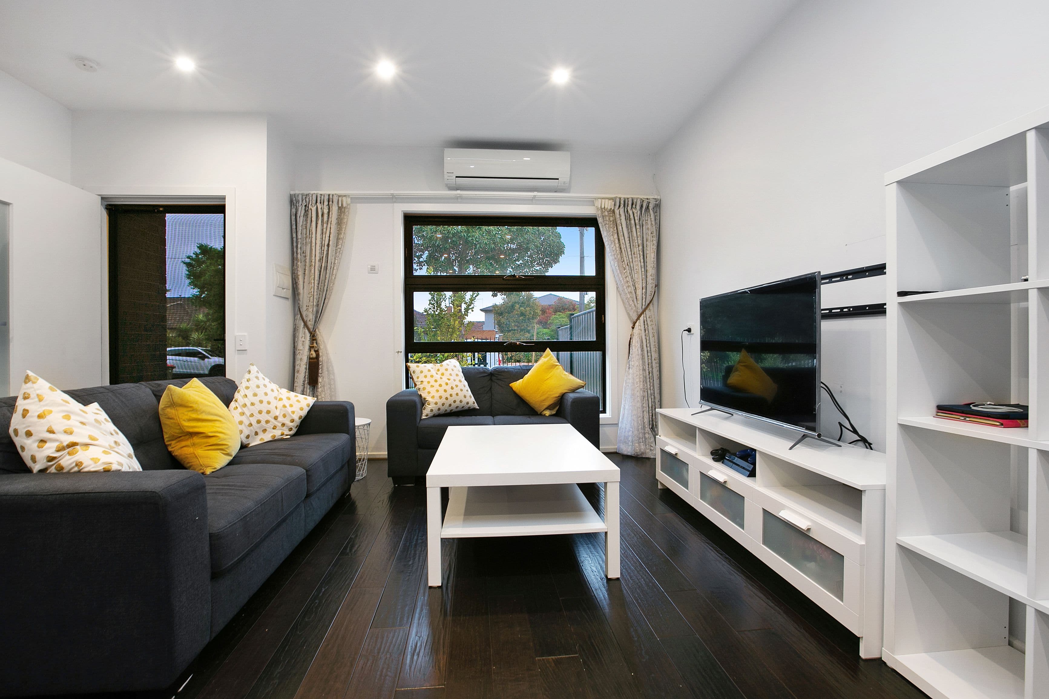 114 Miranda Road, Reservoir VIC 3073, Reservoir - Thumbnail 3