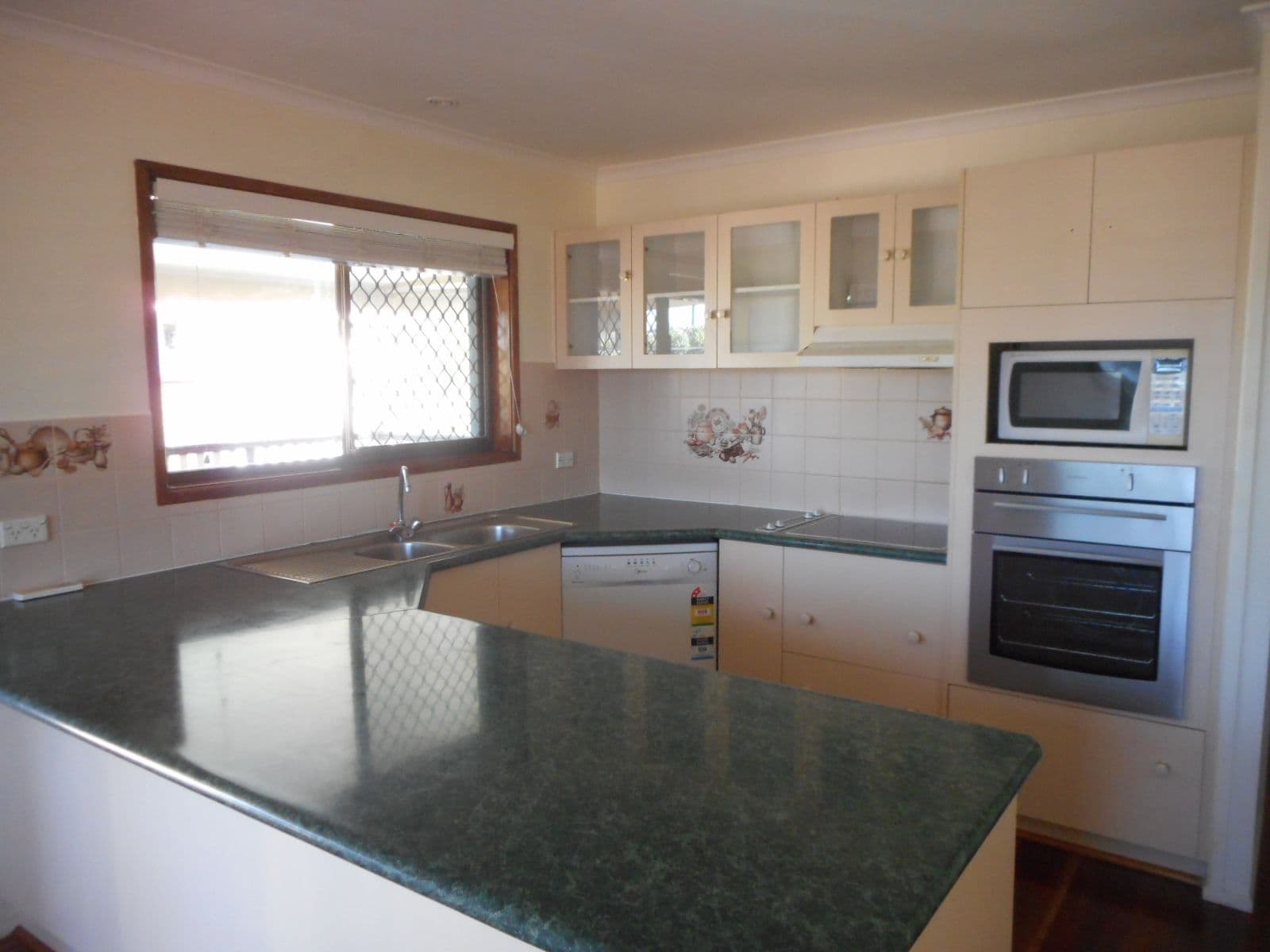 22 Poseidon Crescent, Jamboree Heights QLD 4074, Jamboree Heights - Thumbnail 3
