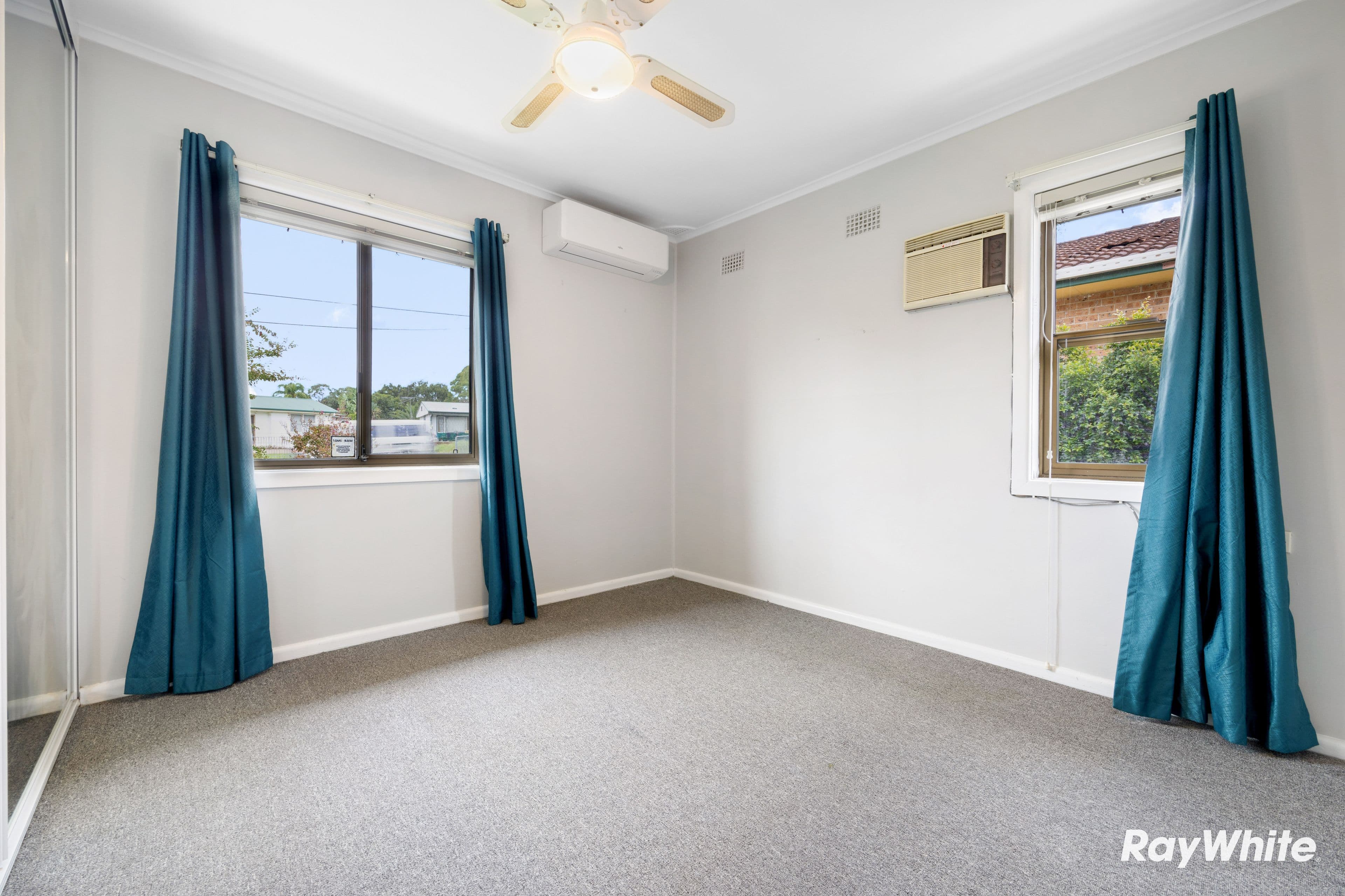 126 Glenfield Road, Casula, North St Marys - Thumbnail 4