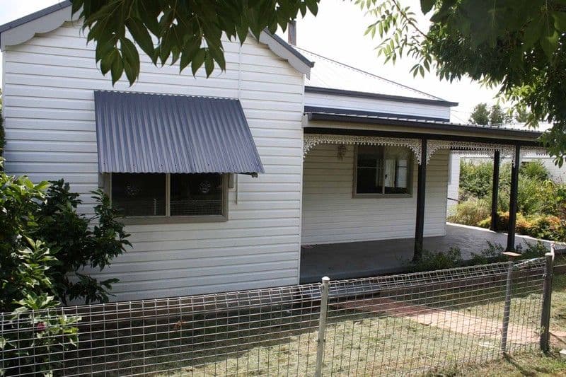 104 Grey Street, GLEN INNES NSW 2370, Glen Innes - Image 1