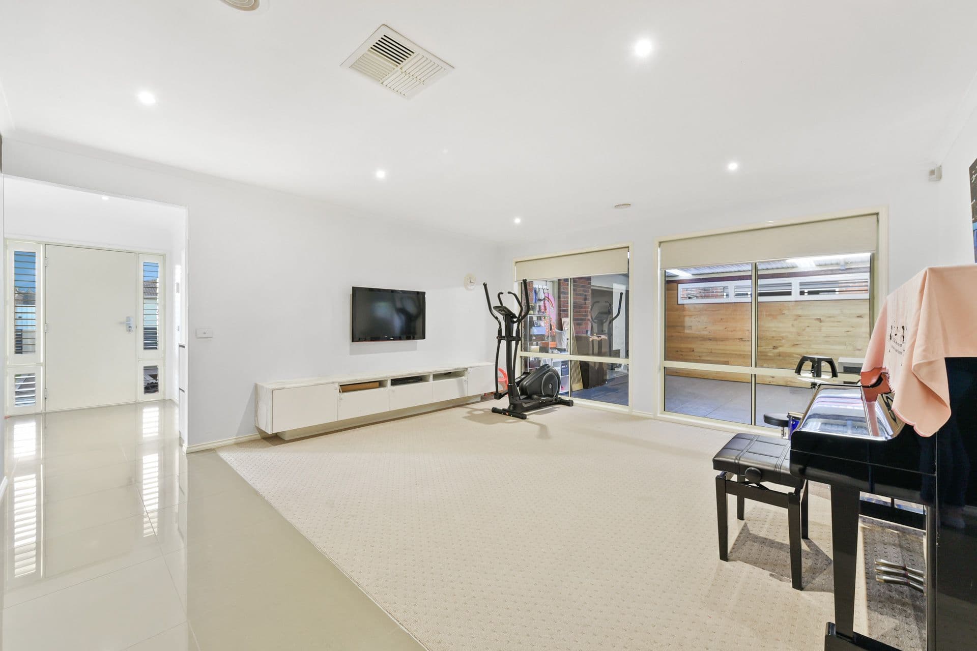 16 Osmington Circle, Narre Warren South VIC 3805, Narre Warren South - Thumbnail 3