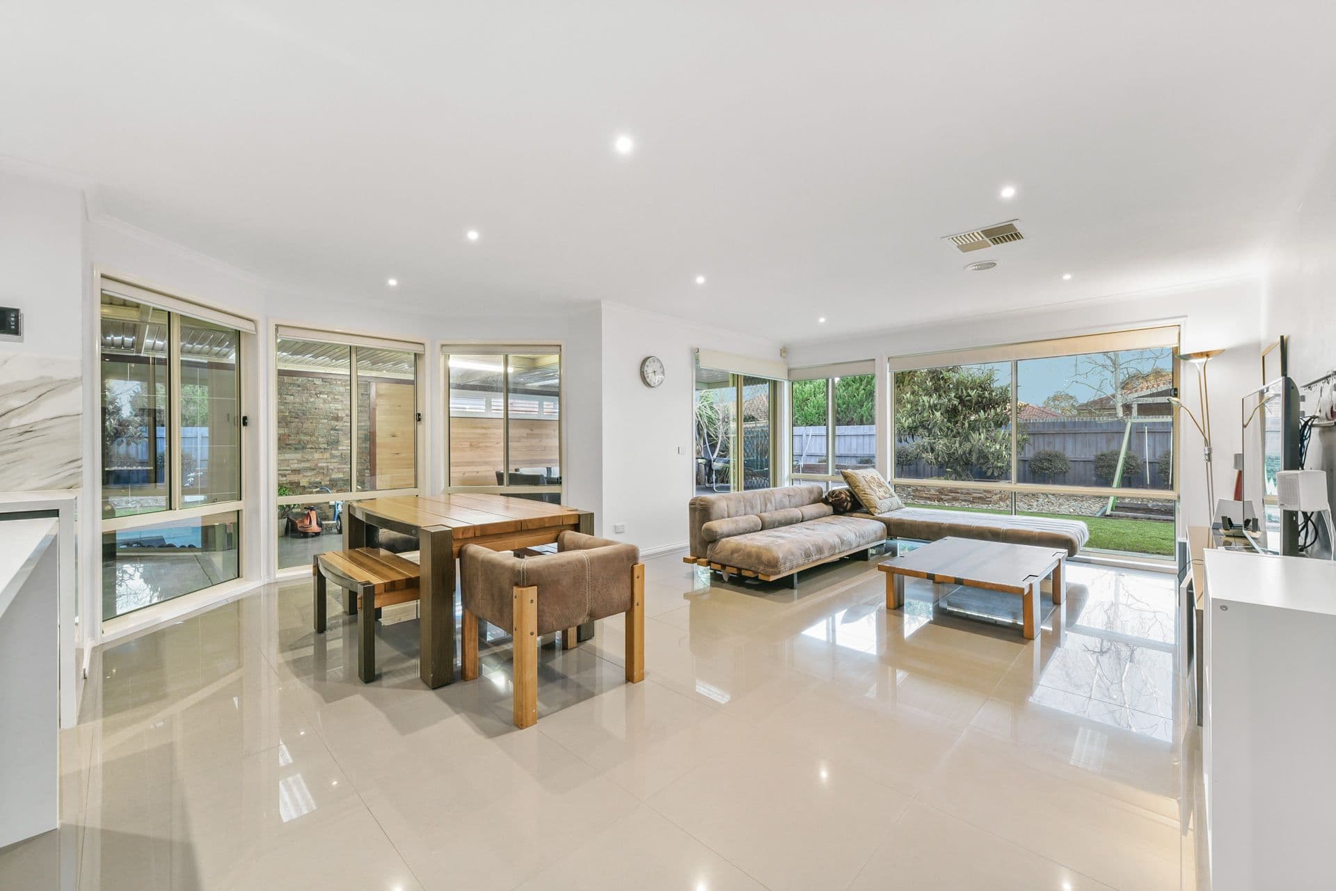 16 Osmington Circle, Narre Warren South VIC 3805, Narre Warren South - Thumbnail 8