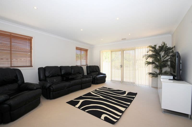 76 Sandhurst Boulevard, SANDHURST VIC 3977, Sandhurst - Thumbnail 2