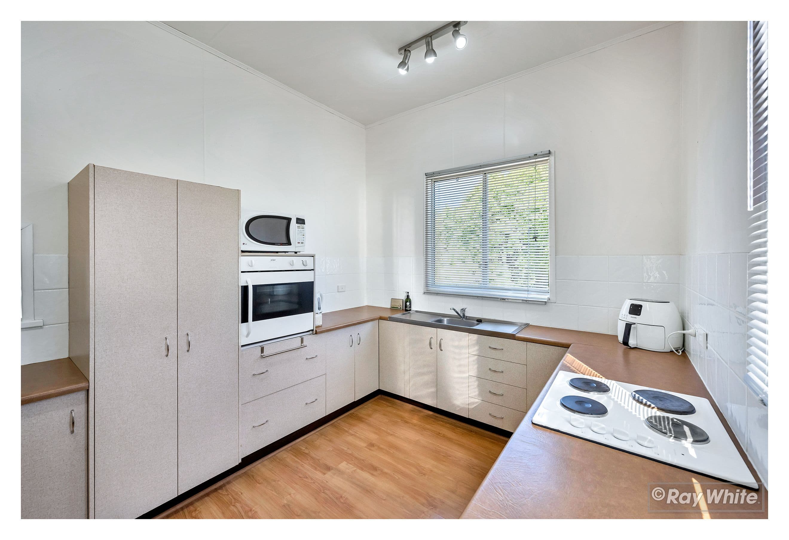 6 Bartlem Street, Allenstown QLD 4700, Allenstown - Thumbnail 7