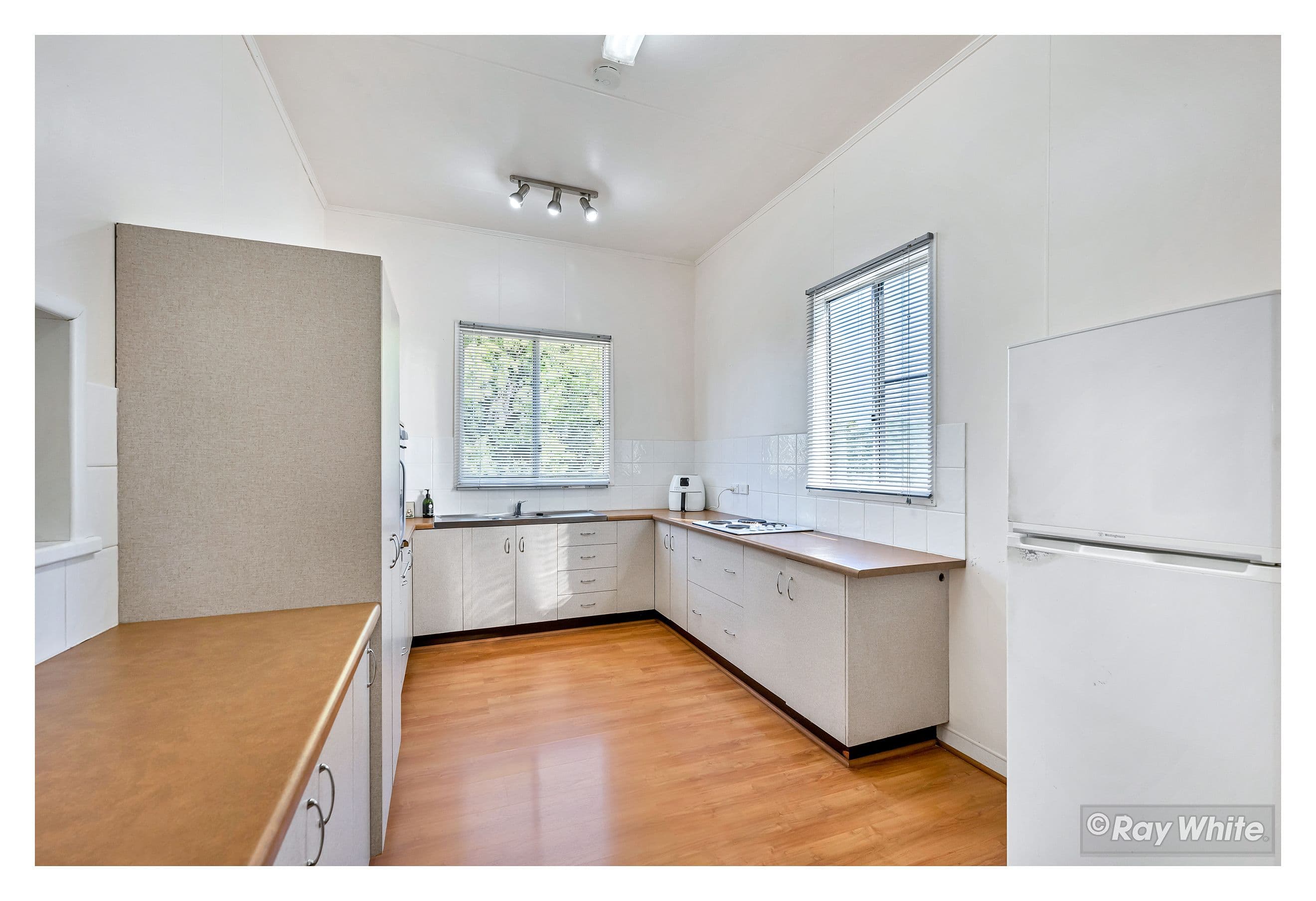 6 Bartlem Street, Allenstown QLD 4700, Allenstown - Thumbnail 8