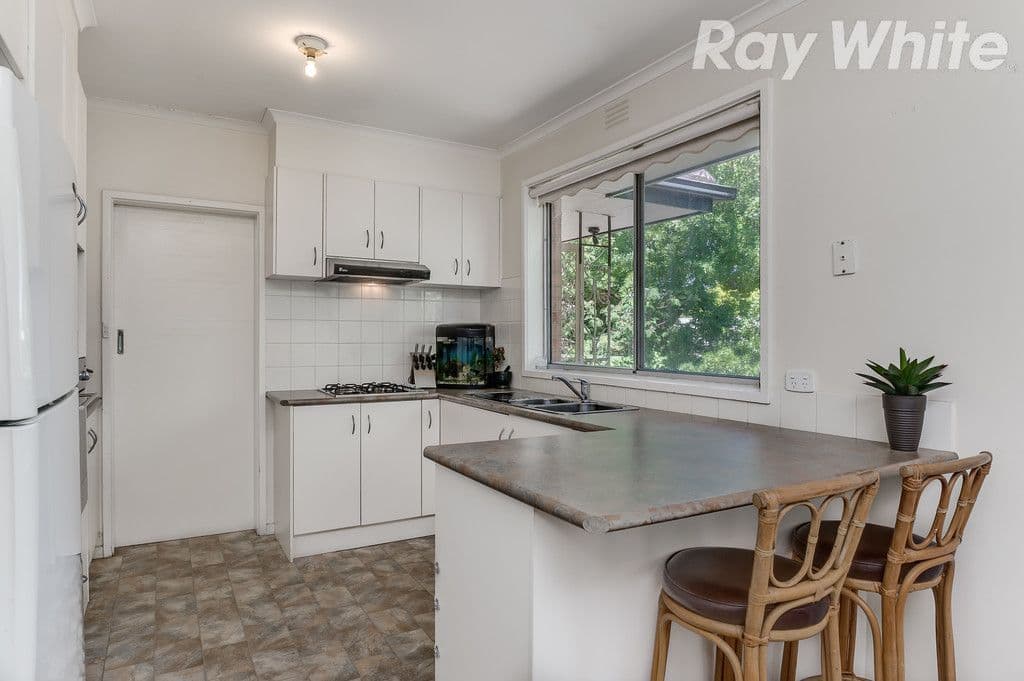 8 Fenwick Court, Bundoora VIC 3083, Bundoora - Thumbnail 3