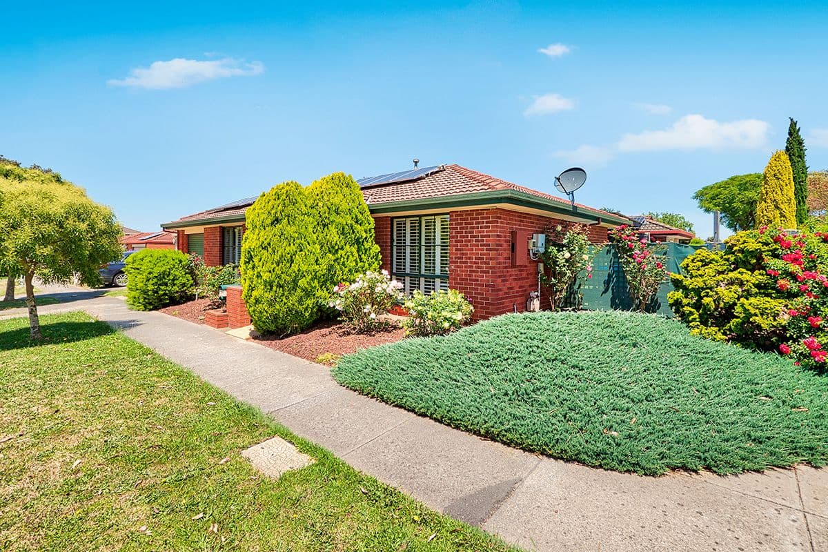 2 Seacombe Place, Cranbourne VIC 3977, Cranbourne - Thumbnail 2