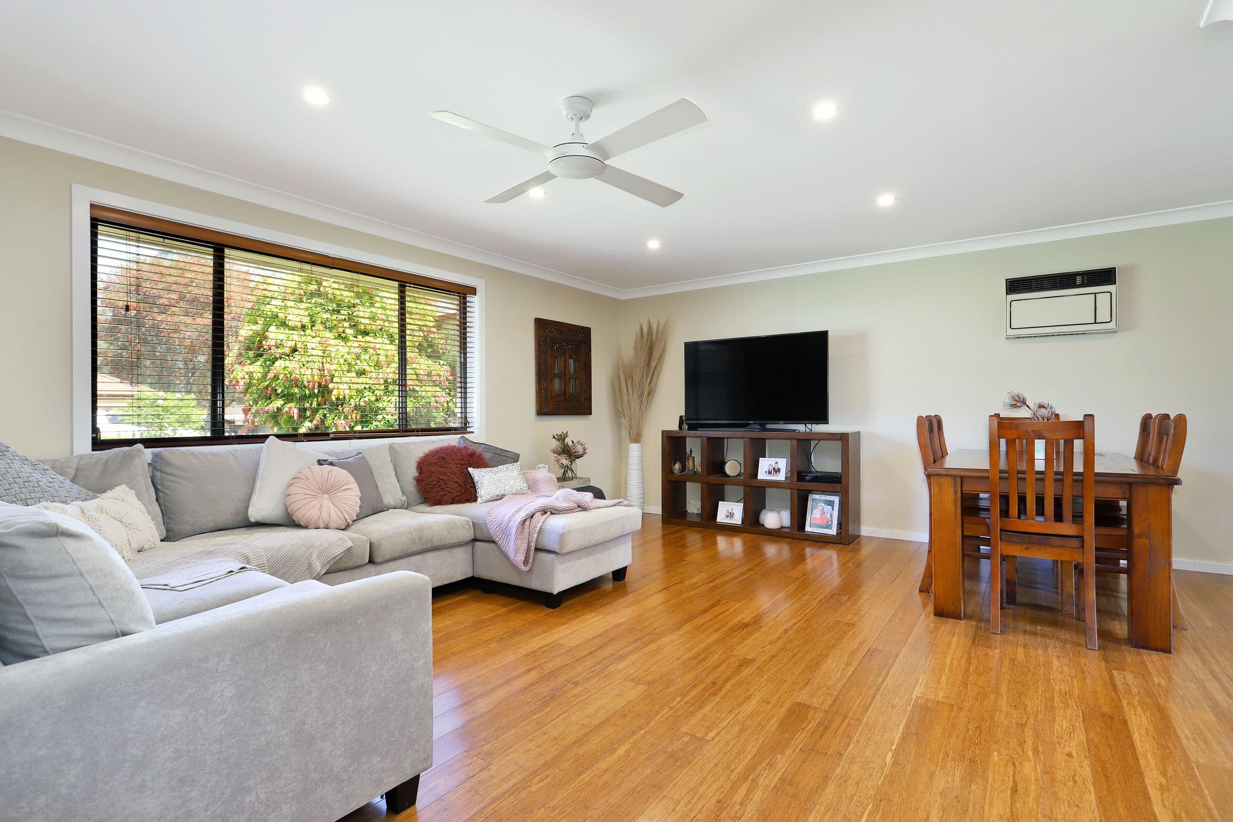 14 Grand Parade, Glossodia - Thumbnail 2