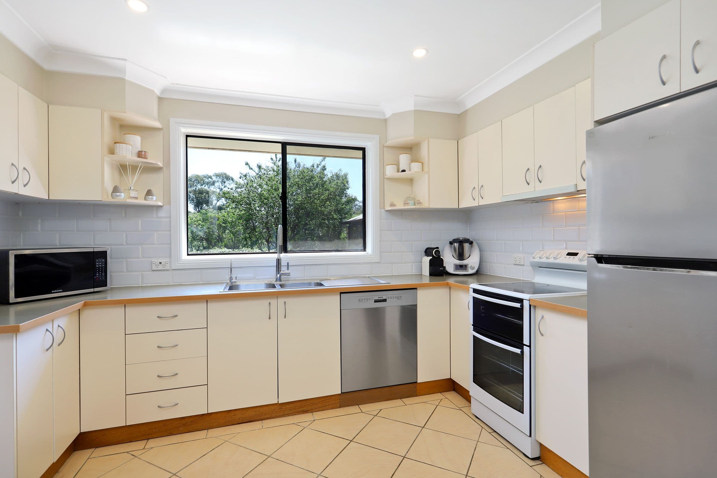 14 Grand Parade, Glossodia - Thumbnail 3