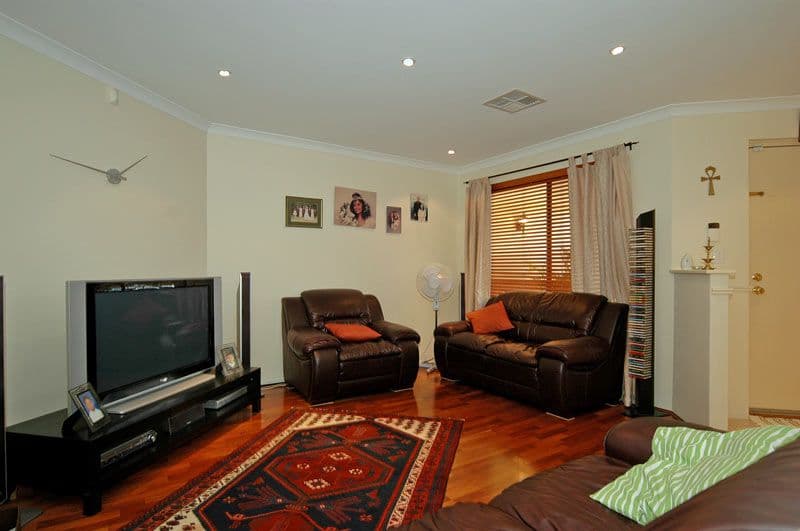 323 Bennett Springs Drive, BEECHBORO WA 6063, Beechboro - Thumbnail 2