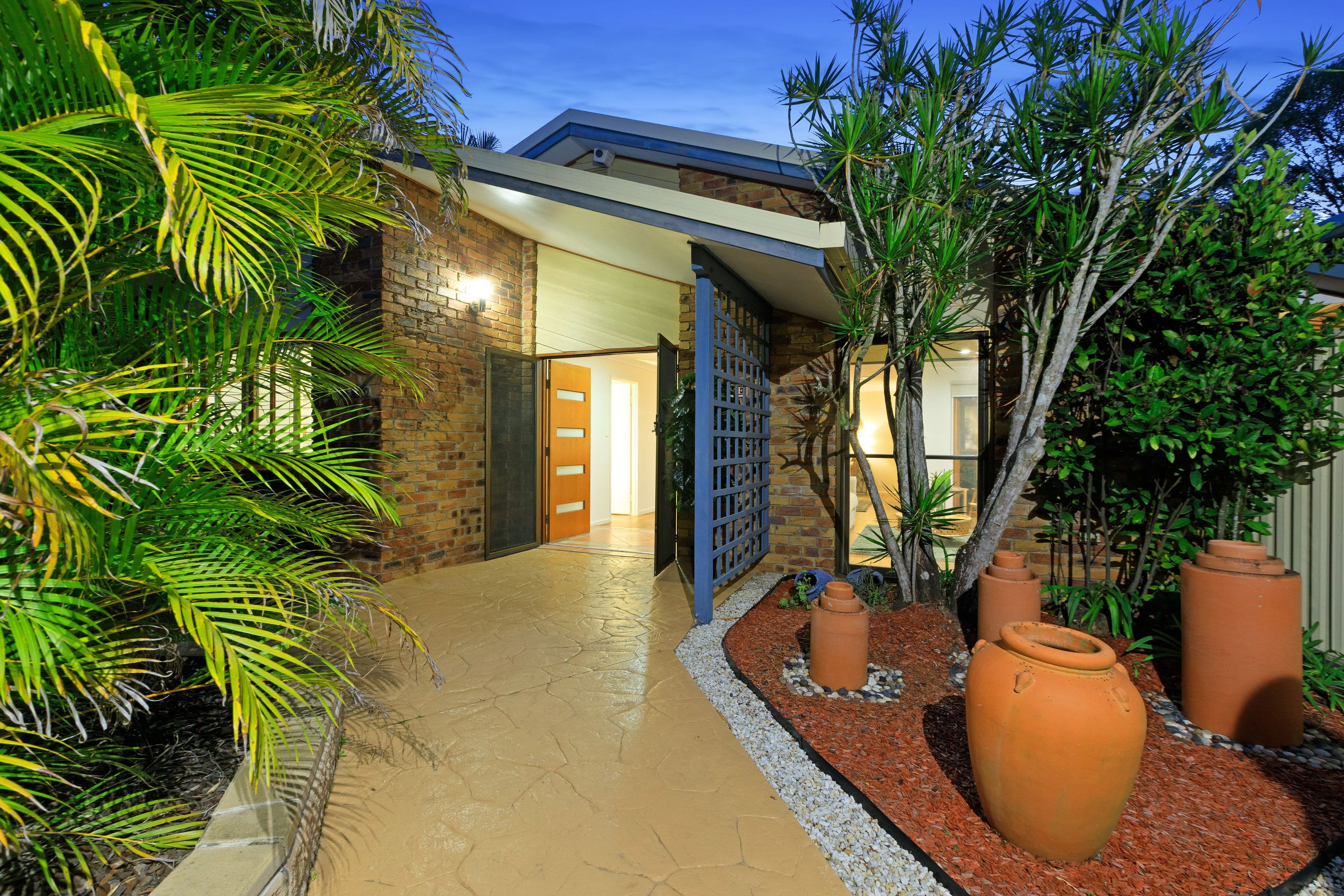 6 Glenheaton Court, Carindale QLD 4152, Carindale - Thumbnail 2