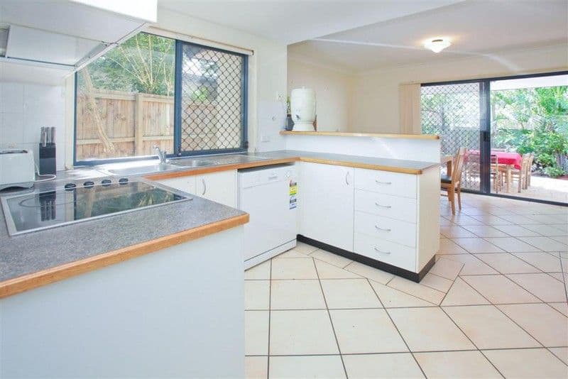 404 Upper Cornwall Street, COORPAROO QLD 4151, Coorparoo - Thumbnail 2