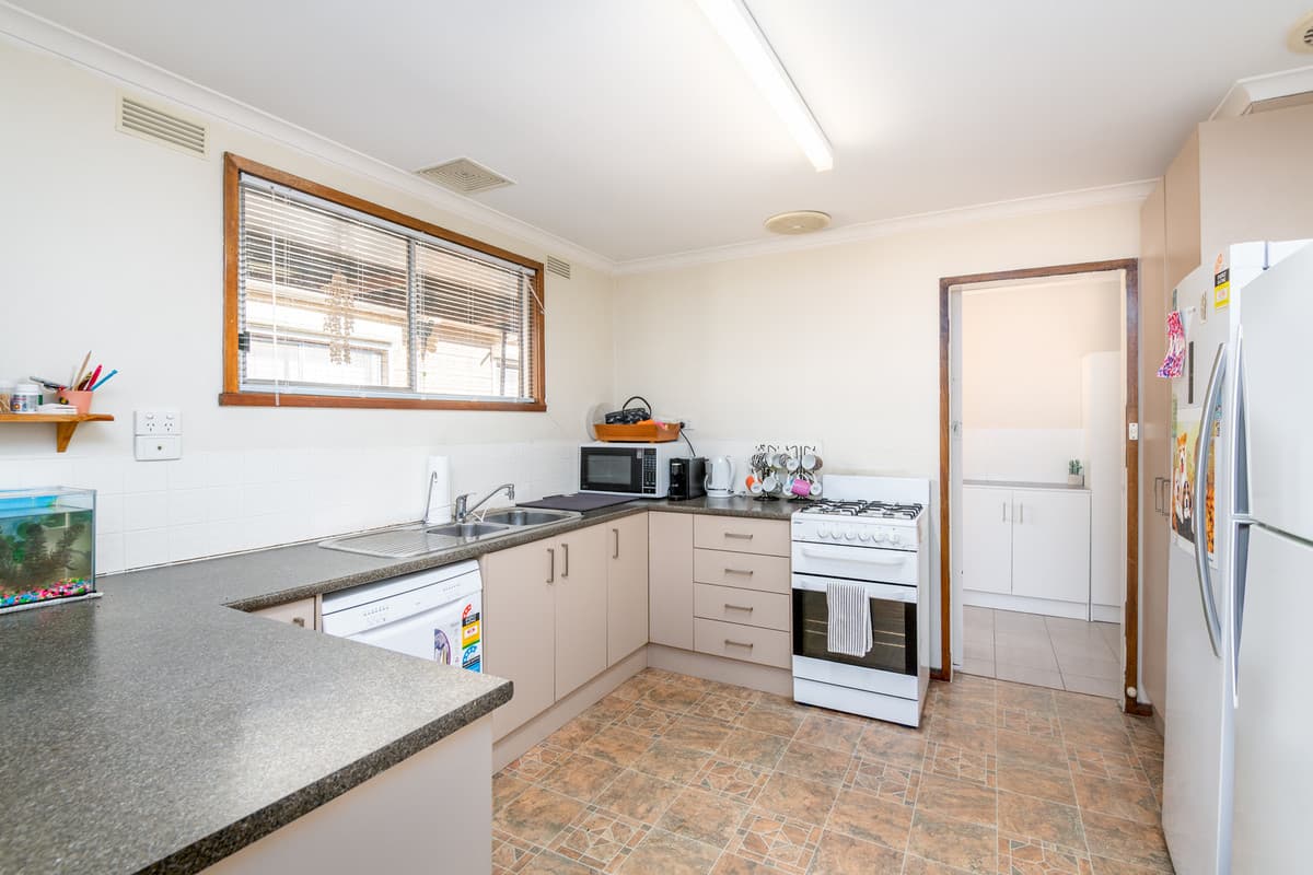2 Hawdon Street, Shepparton VIC 3630, Shepparton - Thumbnail 2