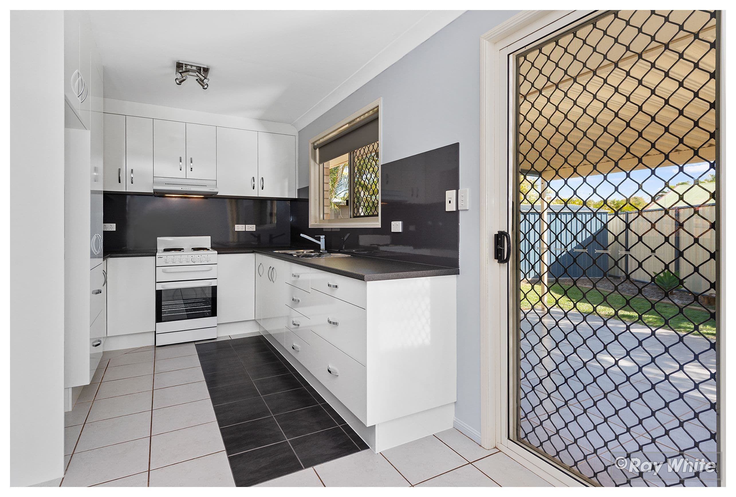 17 COL Crescent, Parkhurst QLD 4702, Parkhurst - Thumbnail 3