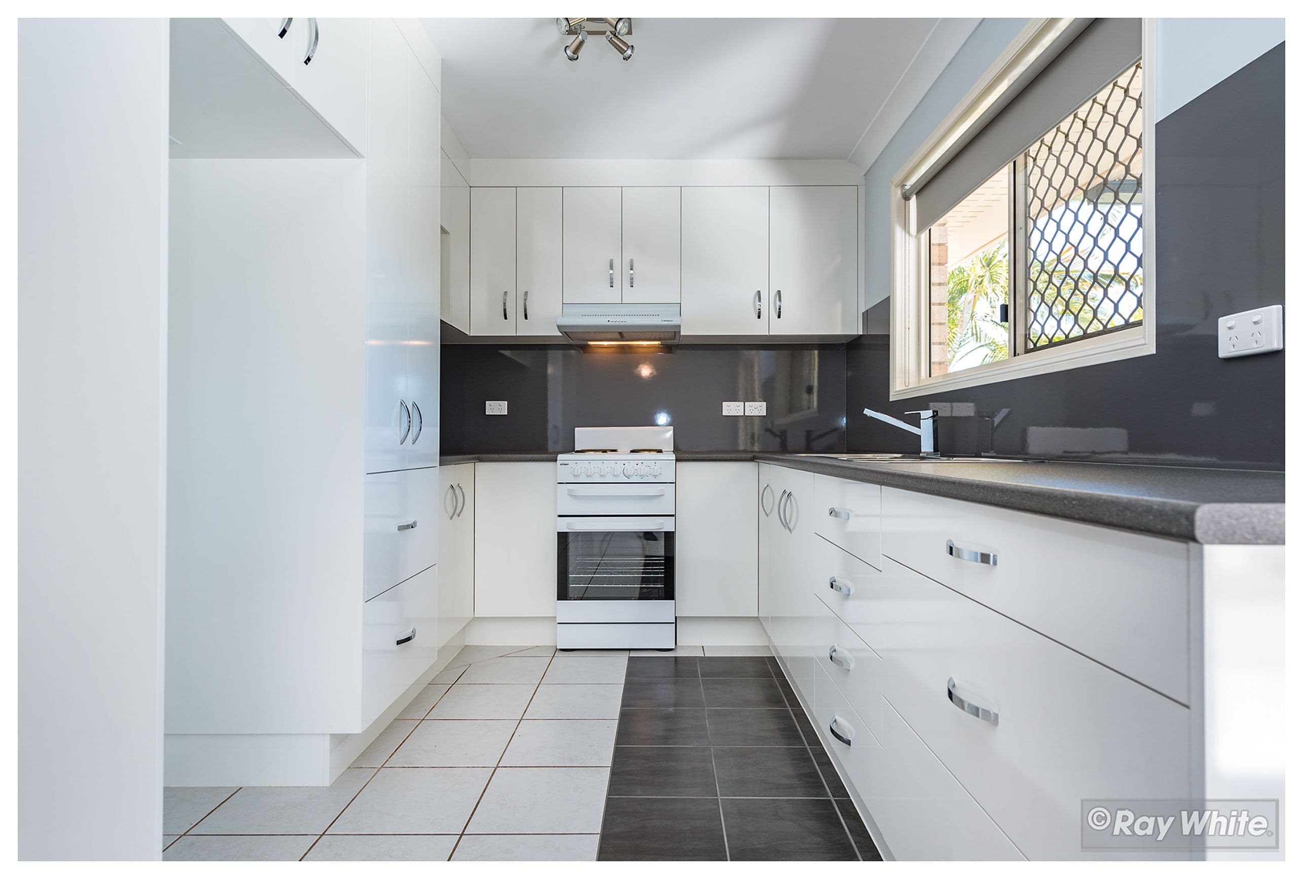 17 COL Crescent, Parkhurst QLD 4702, Parkhurst - Thumbnail 4