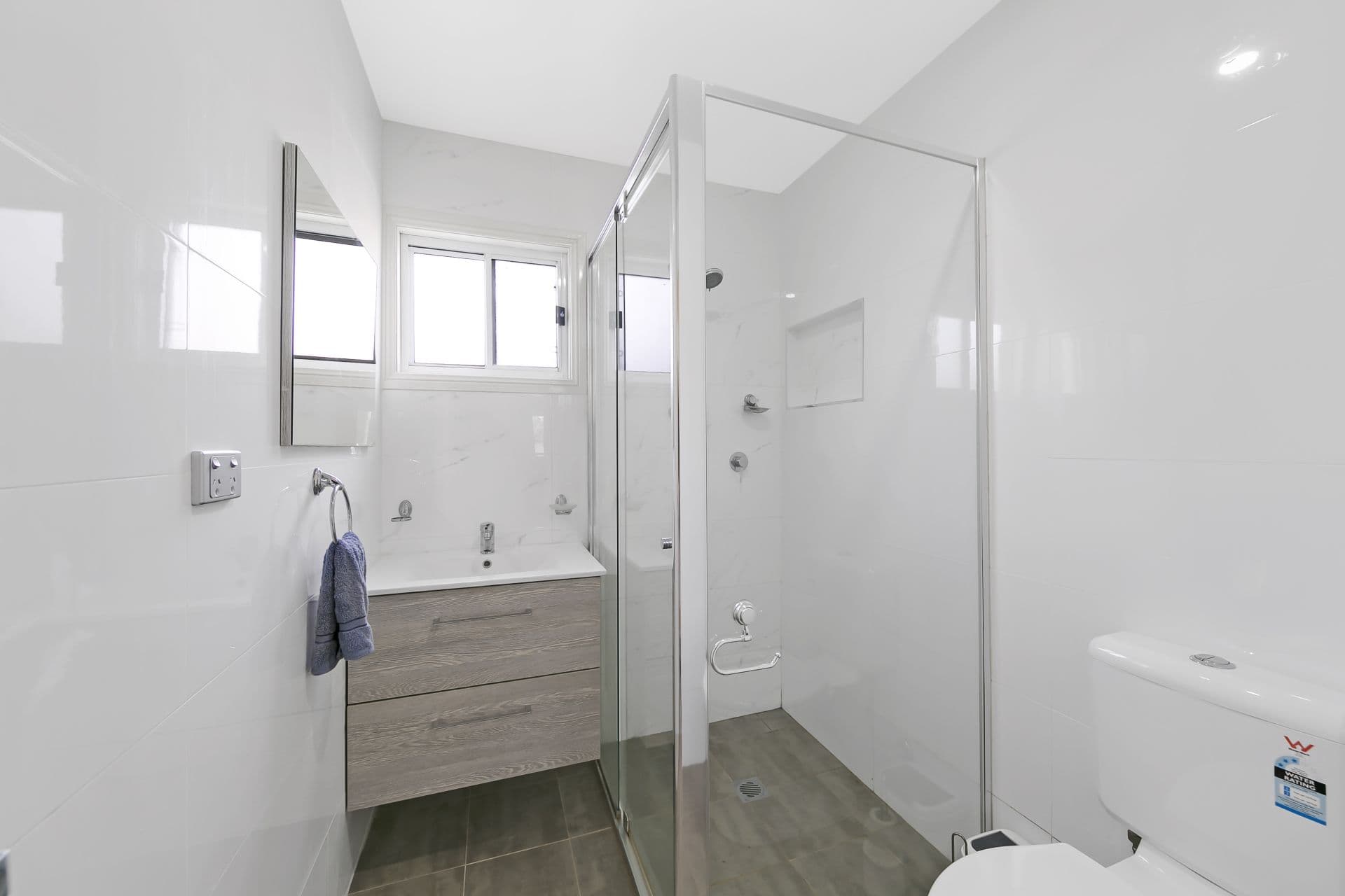17 Shamrock Drive, Berkeley Vale - Thumbnail 5