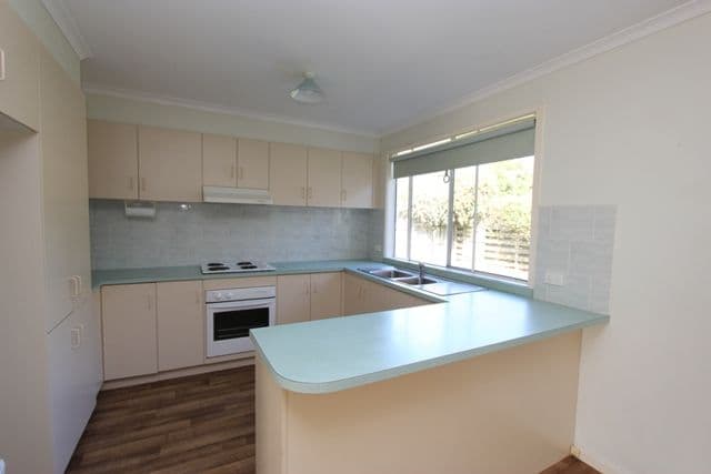 2 Highland Avenue, Cowes VIC 3922, Cowes - Thumbnail 2