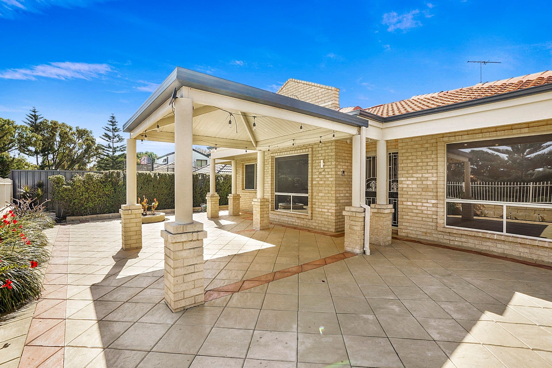 10A Centennial Gardens, Hillarys WA 6025, Hillarys - Thumbnail 2