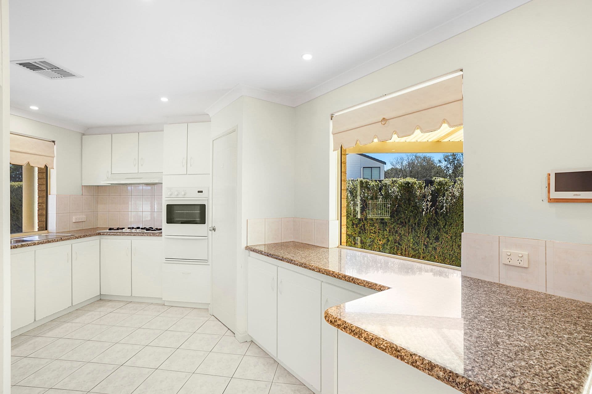 10A Centennial Gardens, Hillarys WA 6025, Hillarys - Thumbnail 6