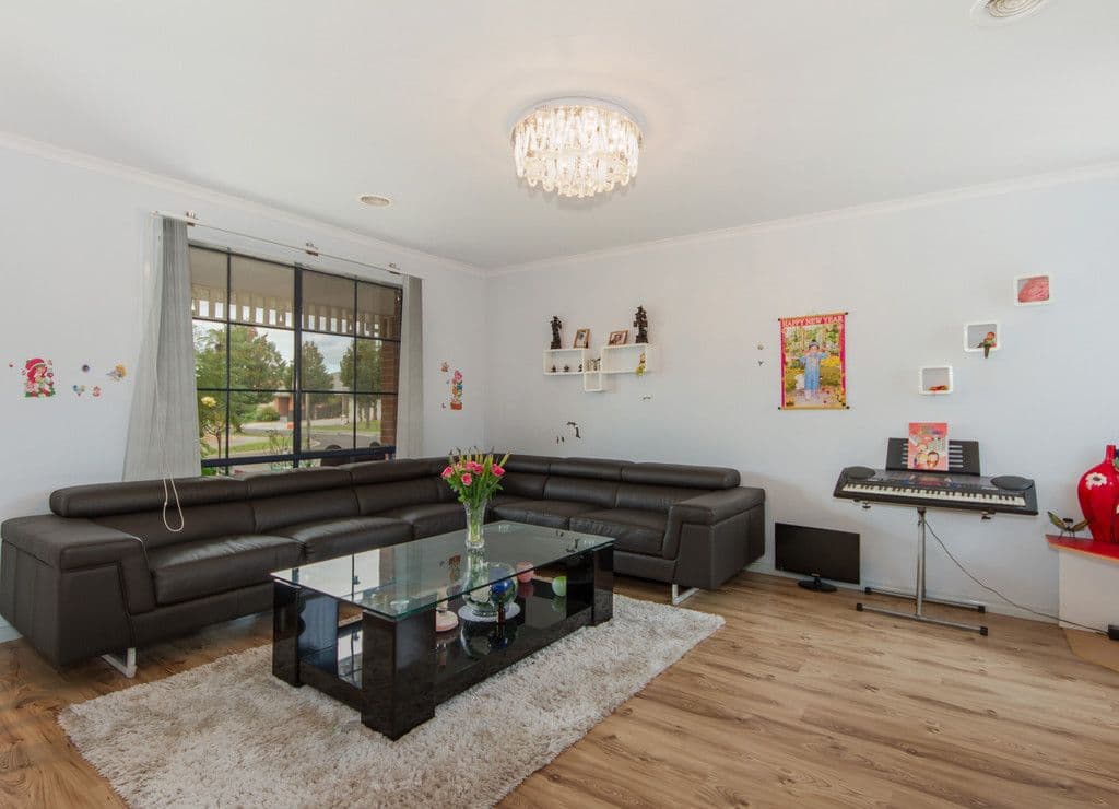 6 Belvoir Gardens, Derrimut VIC 3030, Derrimut - Thumbnail 2