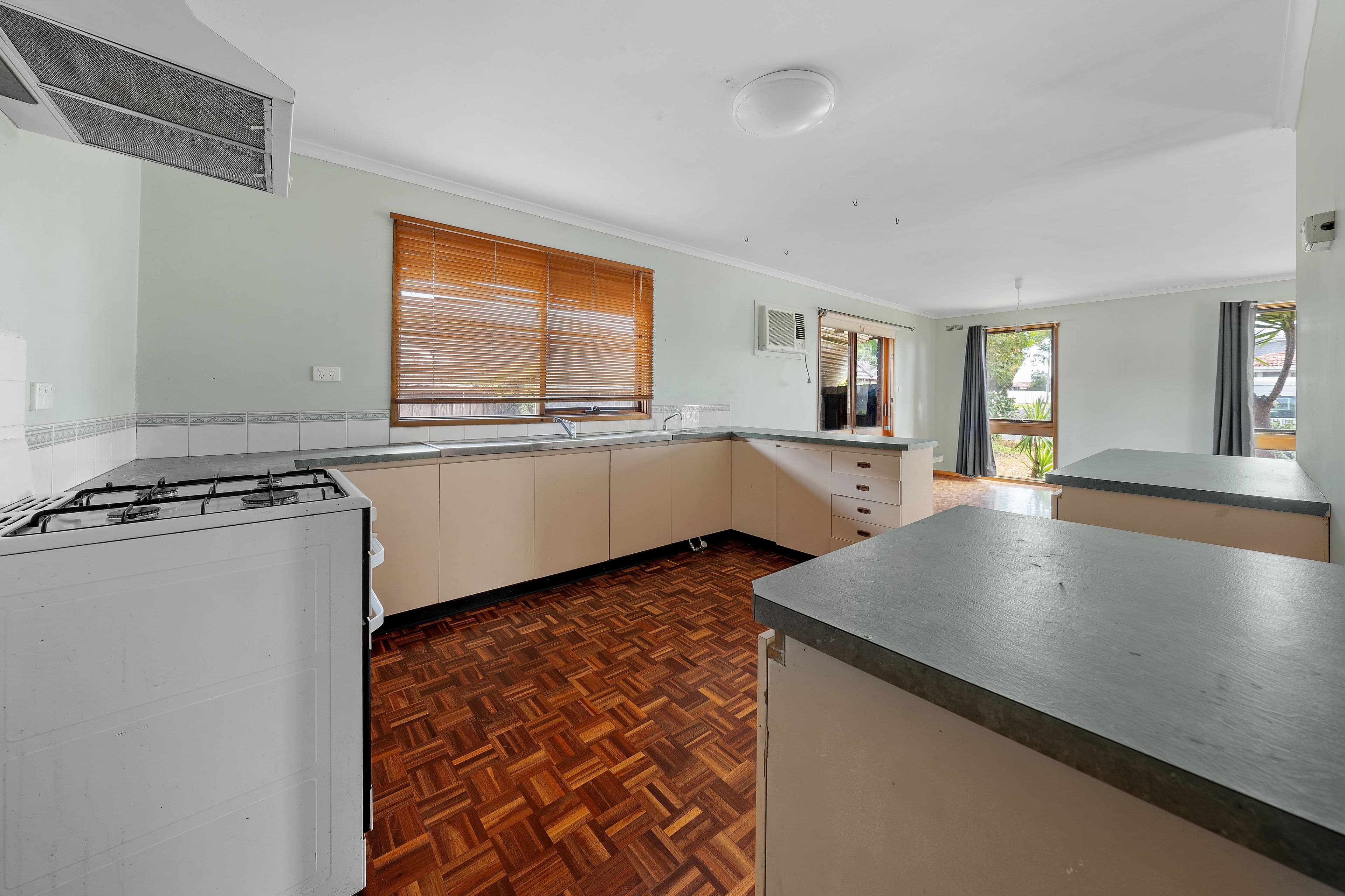 52 Childs Street, Melton South VIC 3338, Melton South - Thumbnail 7