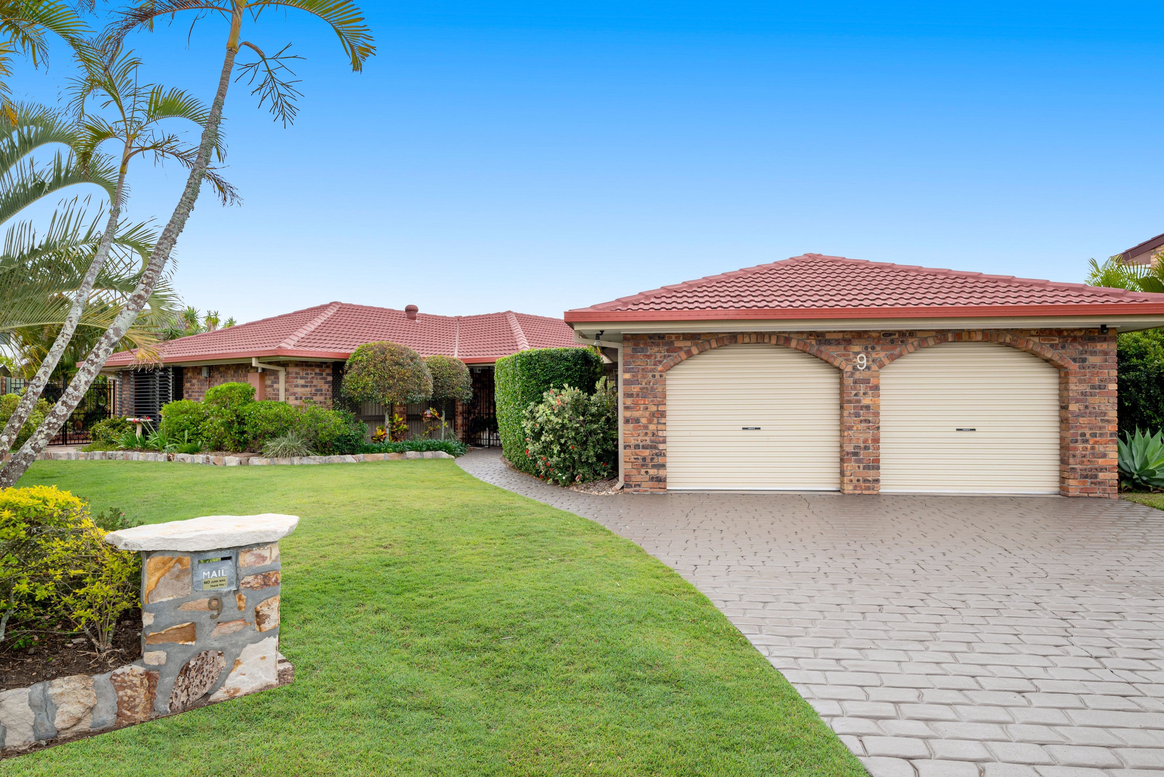 9 Pendennis Place, Carindale QLD 4152, Carindale - Thumbnail 2