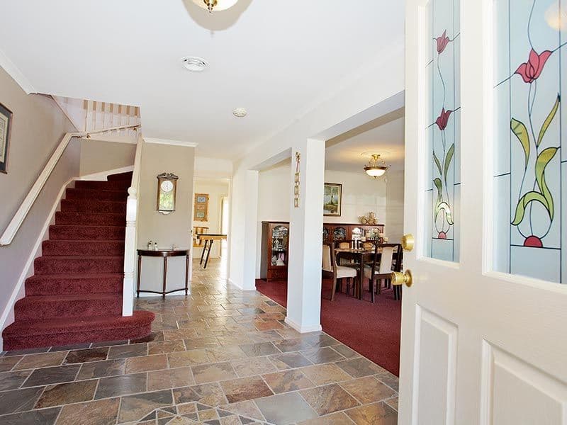 6 Mayfair Court, CHIRNSIDE PARK VIC 3116, Chirnside Park - Thumbnail 2